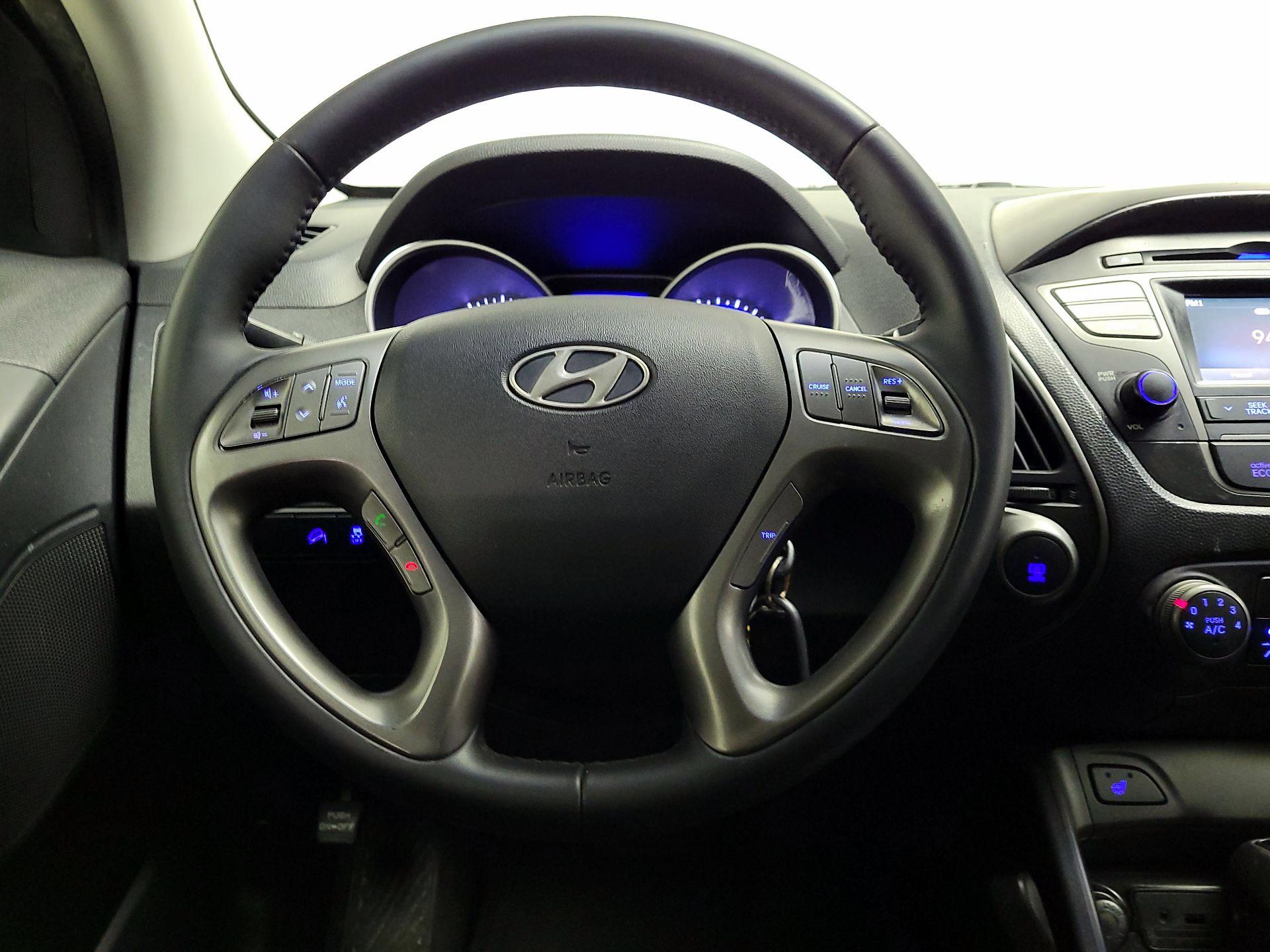 Thumbnail: 2015 Hyundai Tucson - 10