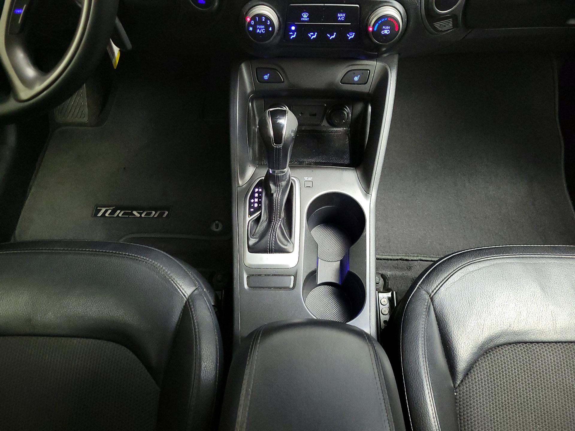 Thumbnail: 2015 Hyundai Tucson - 17