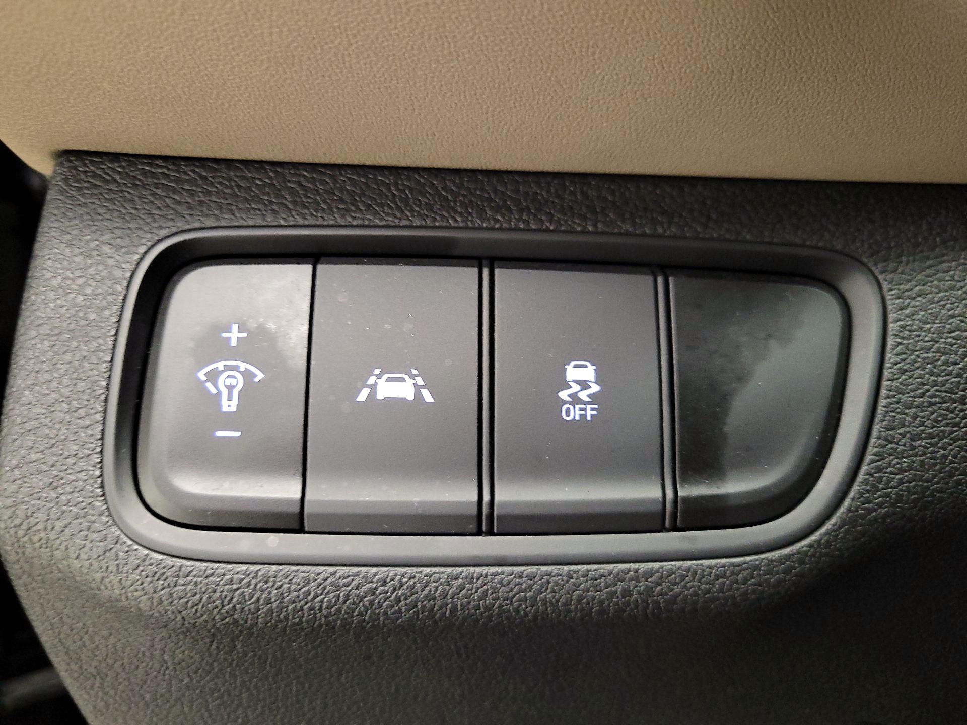 Thumbnail: 2020 Hyundai Santa Fe - 13