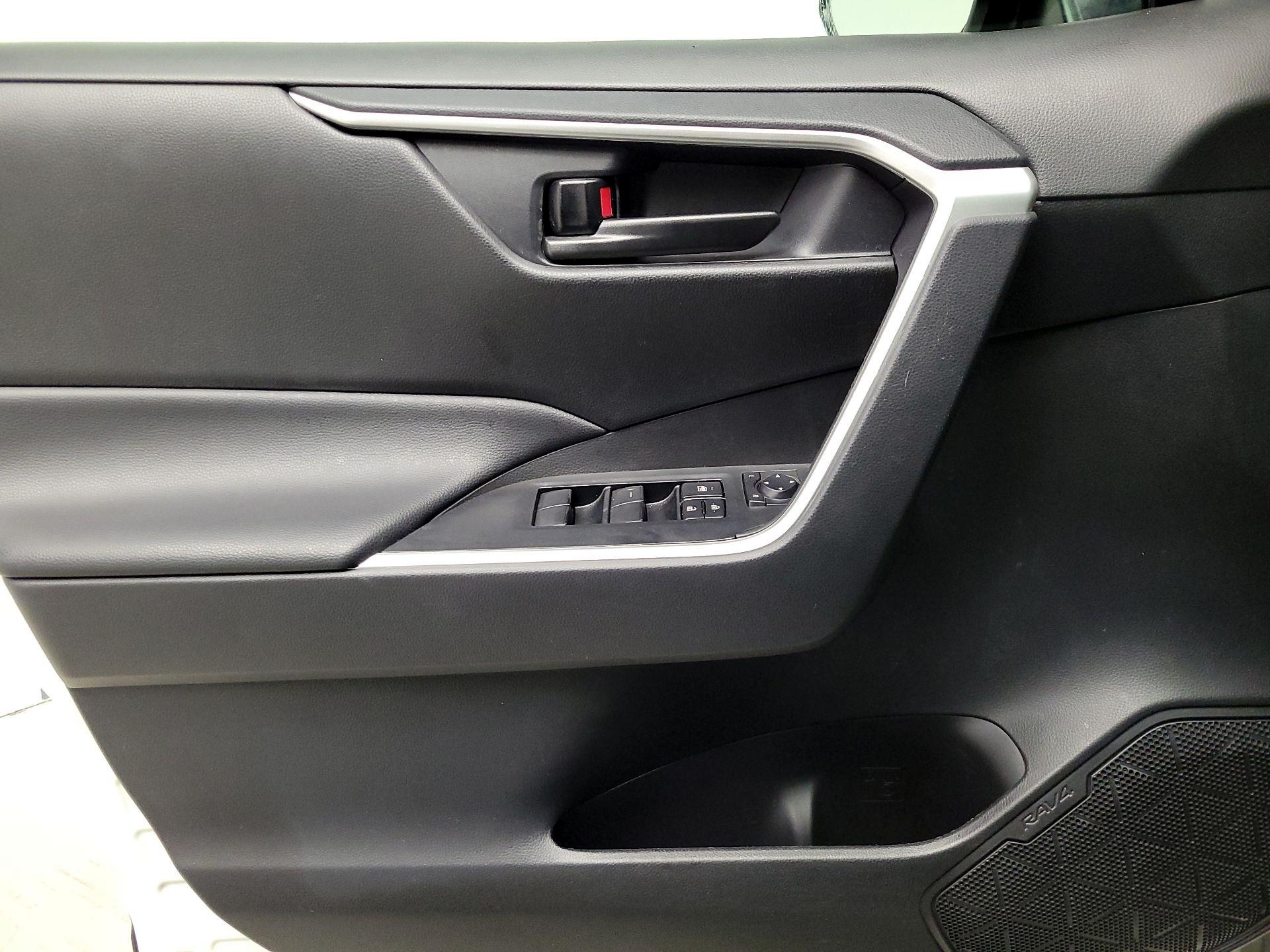 Thumbnail: 2024 Toyota RAV4 - 12