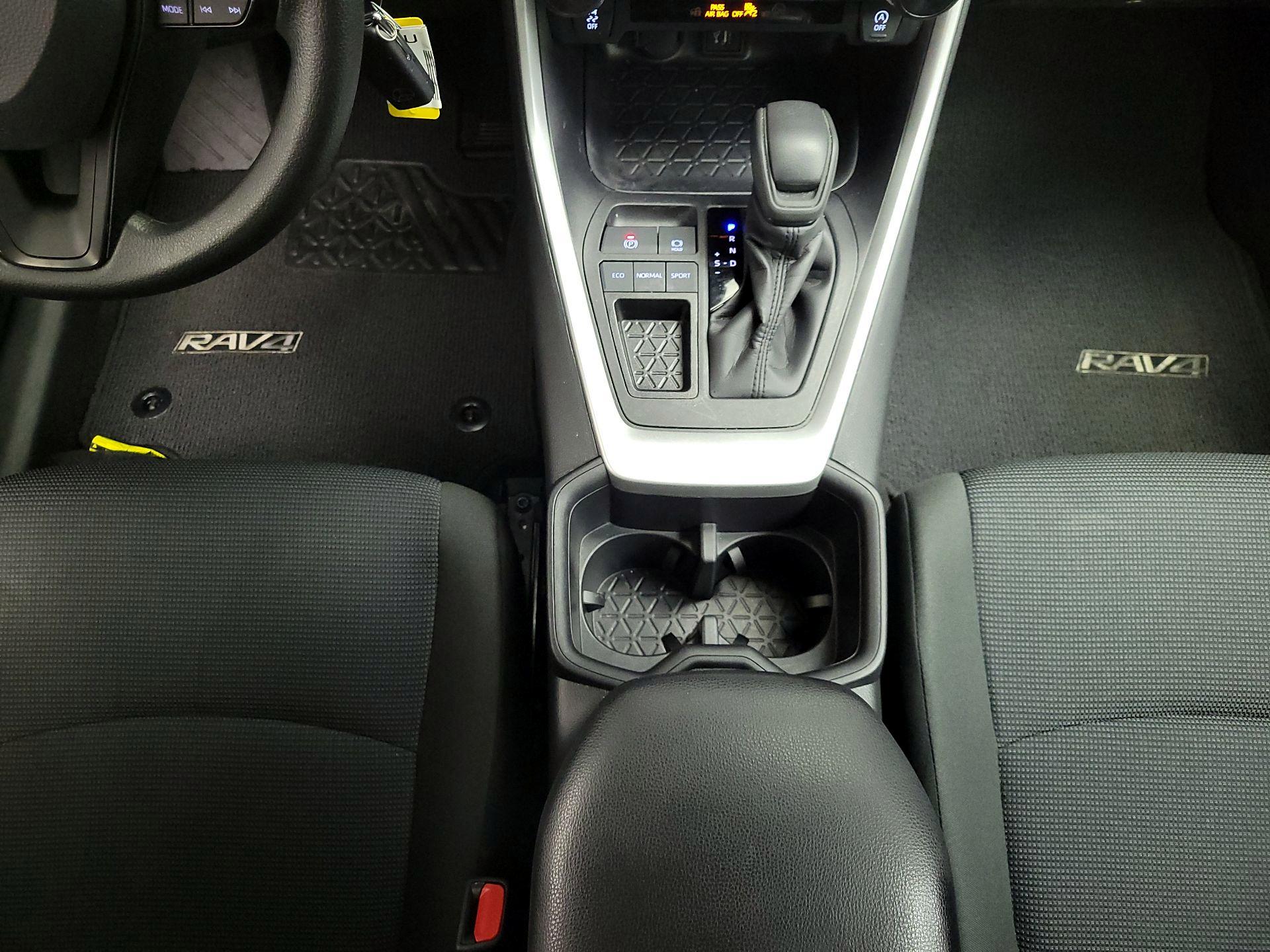 Thumbnail: 2024 Toyota RAV4 - 18