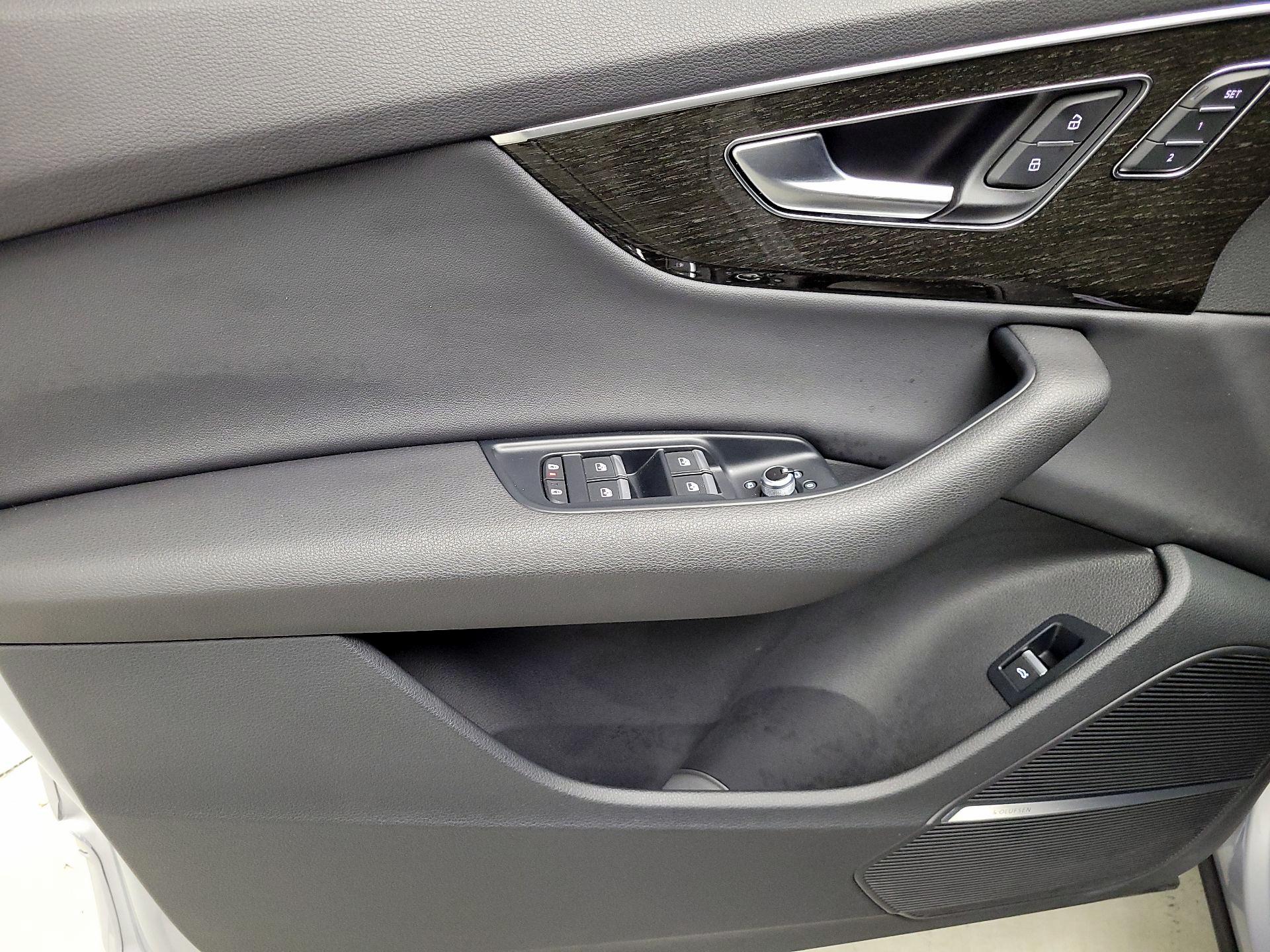 Thumbnail: 2022 Audi Q7 - 12