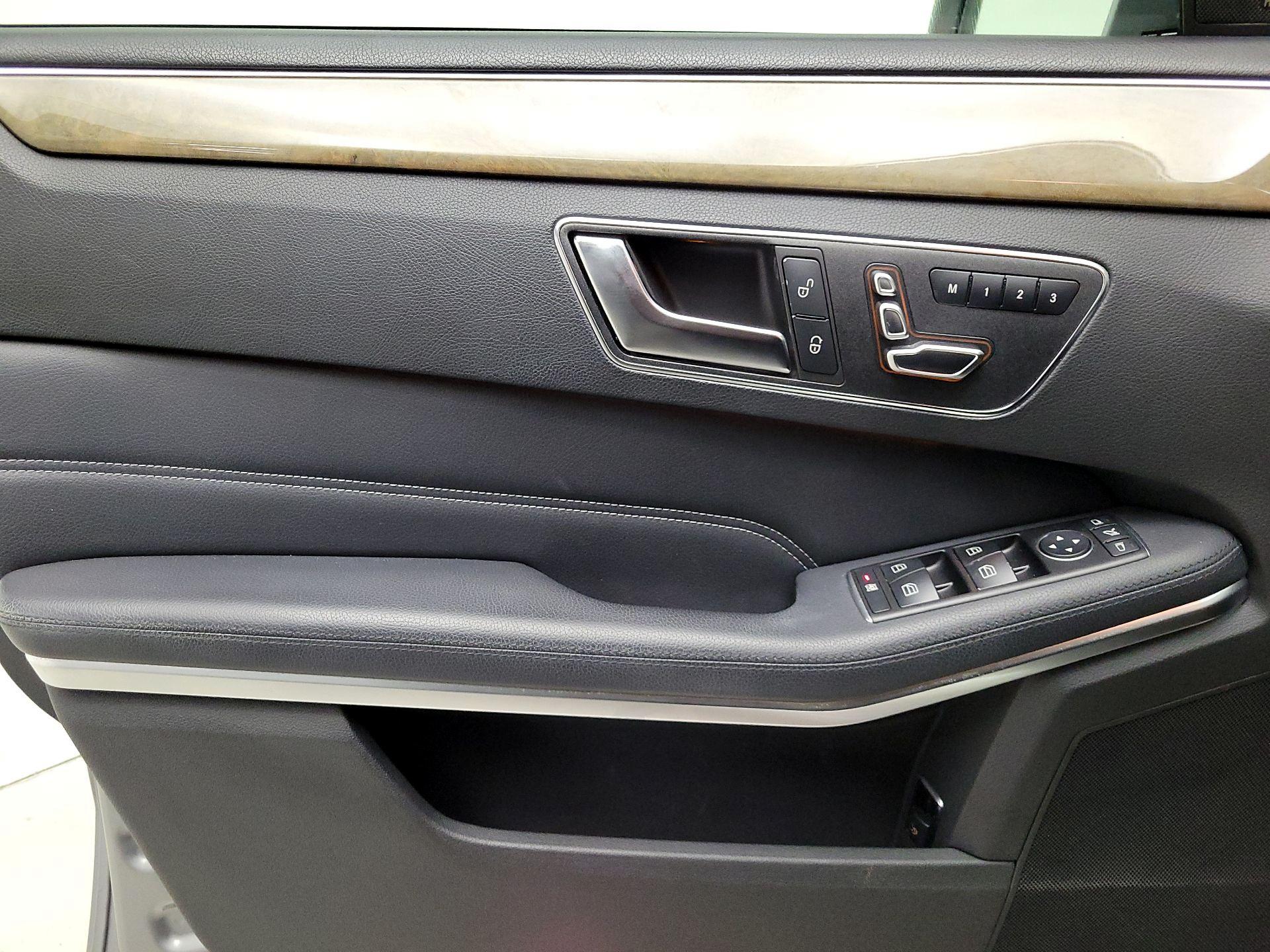 Thumbnail: 2015 Mercedes-Benz E-Class - 12