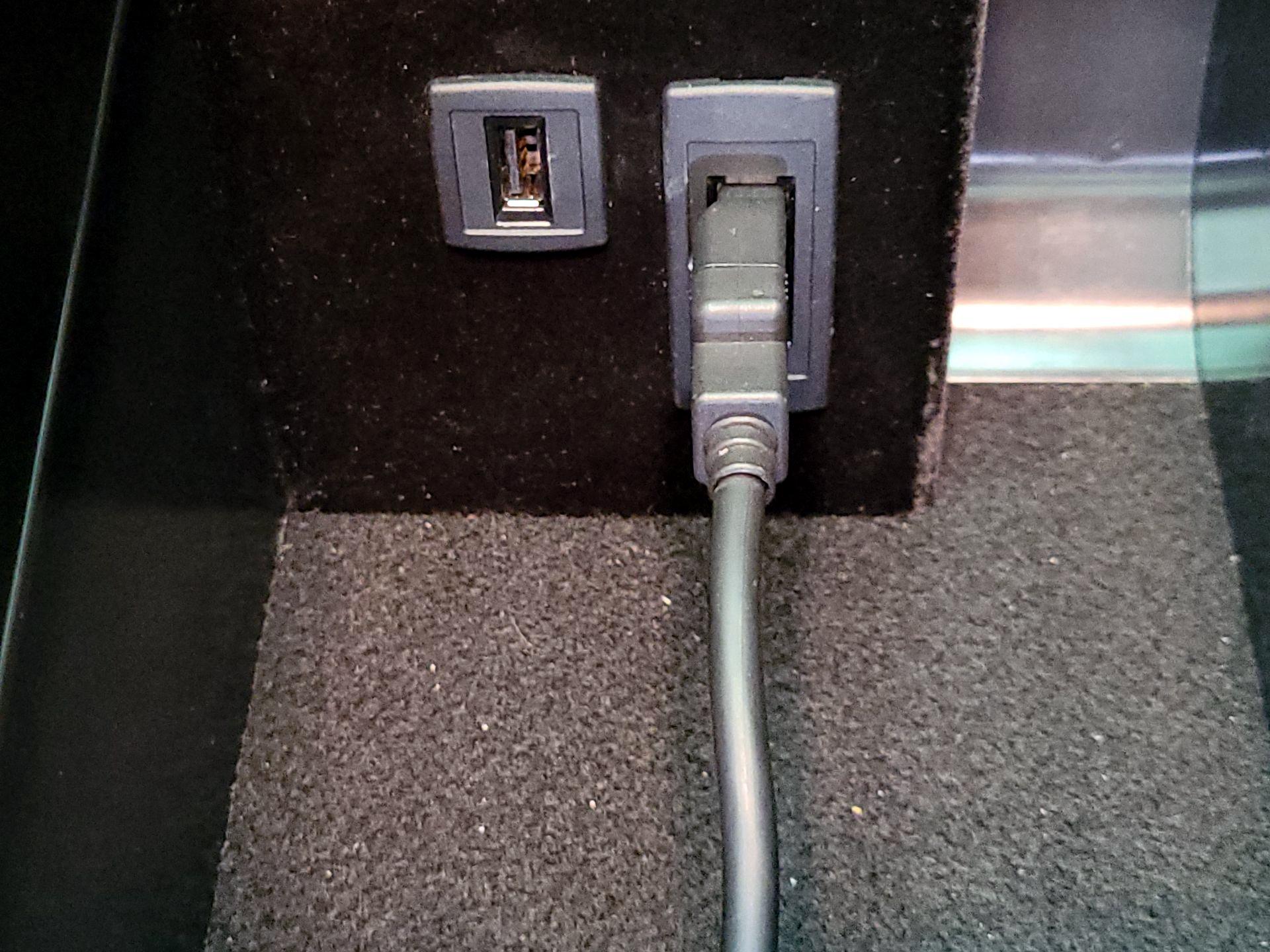 Thumbnail: 2015 Mercedes-Benz E-Class - 19