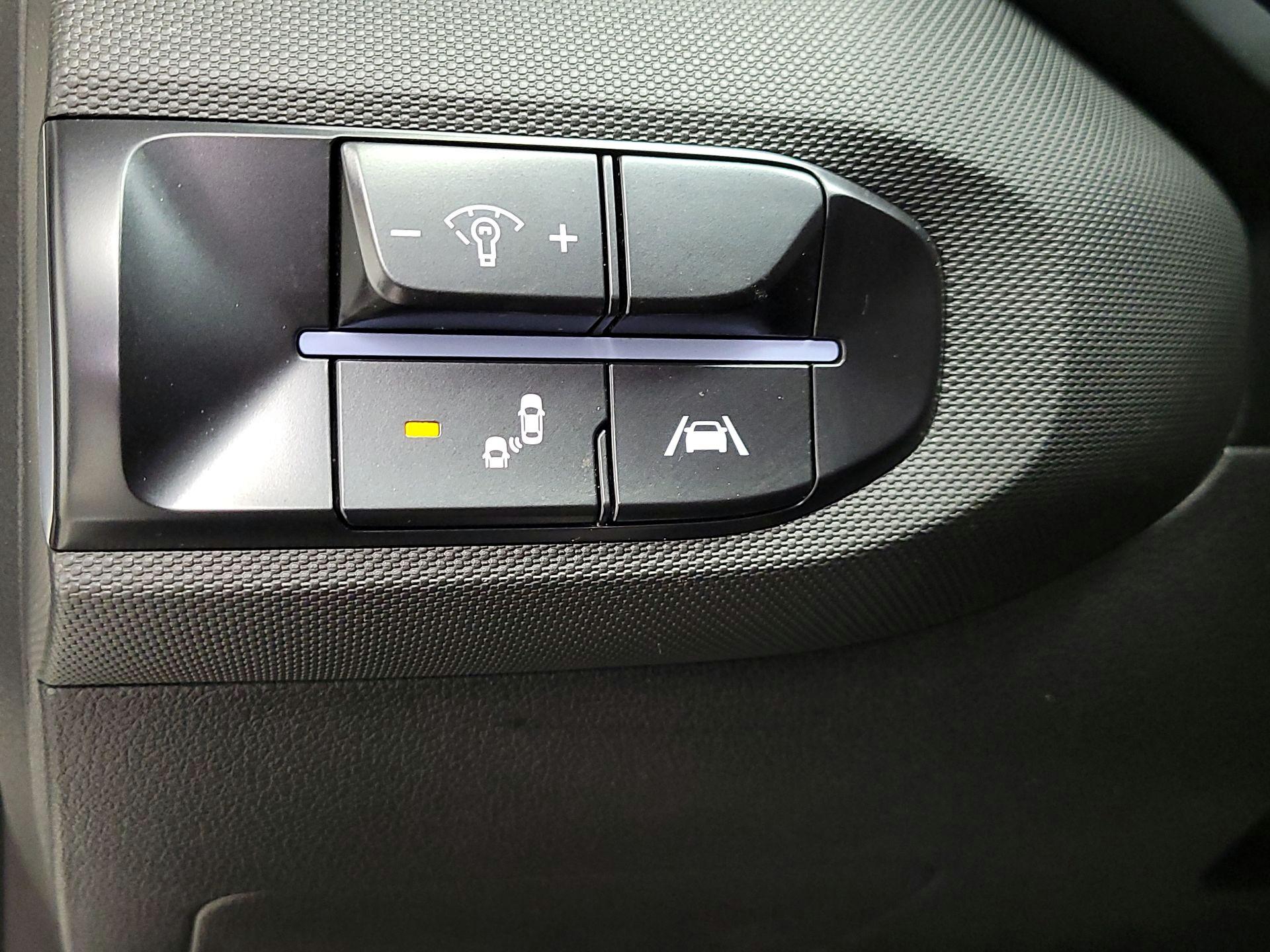 Thumbnail: 2021 Hyundai Veloster - 13