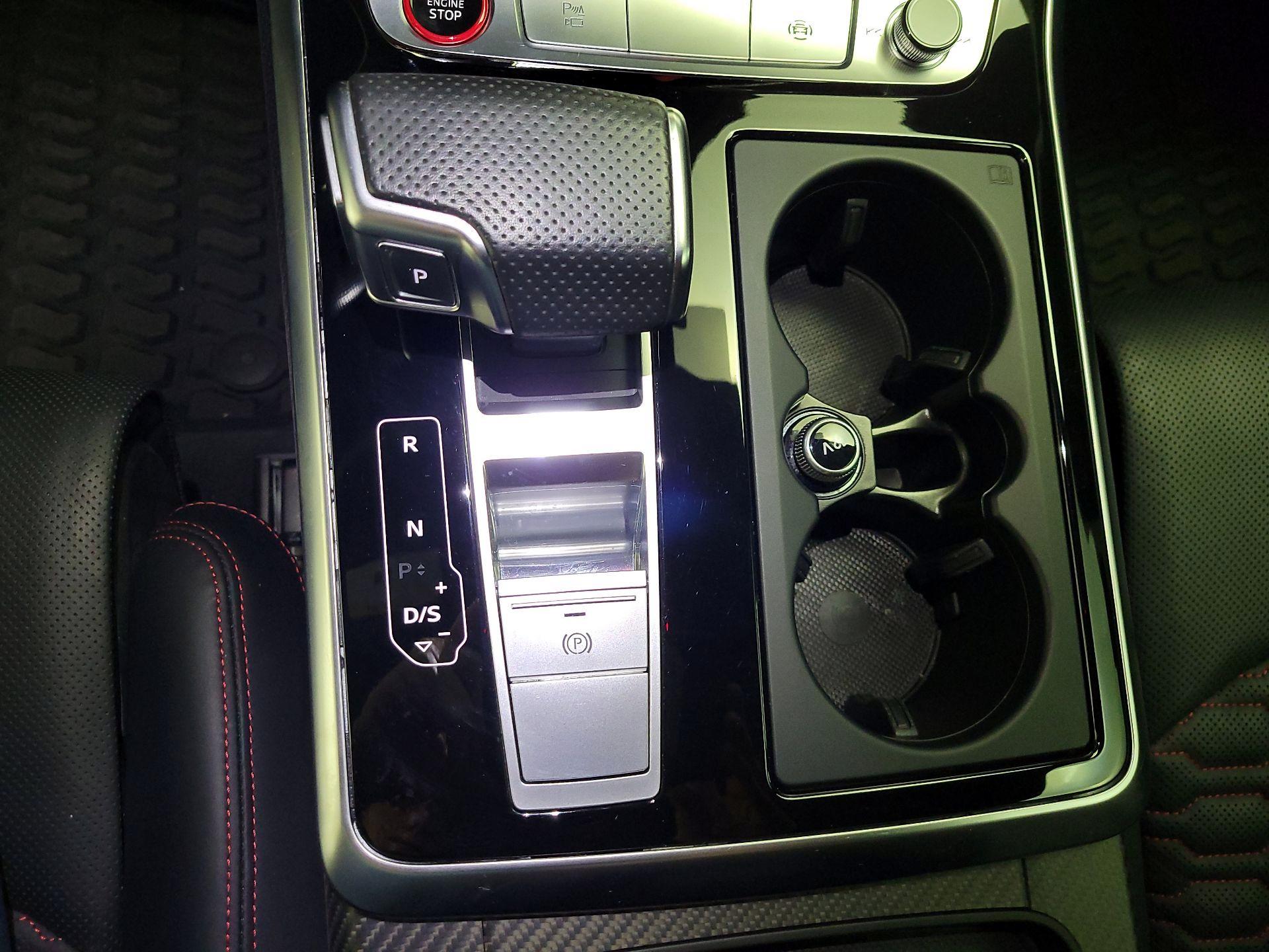 Thumbnail: 2022 Audi RS Q8 - 18