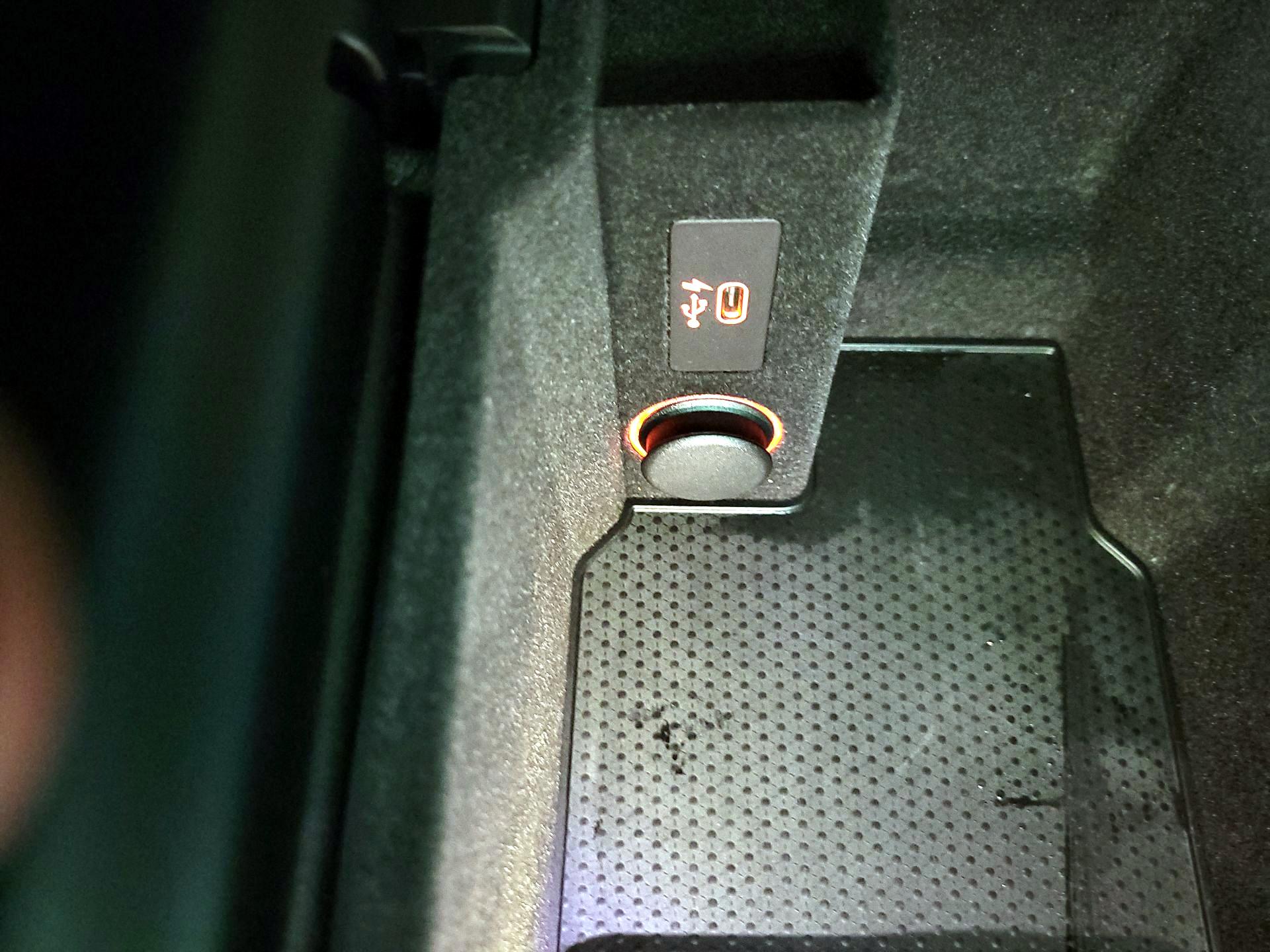 Thumbnail: 2019 BMW 8 Series - 19