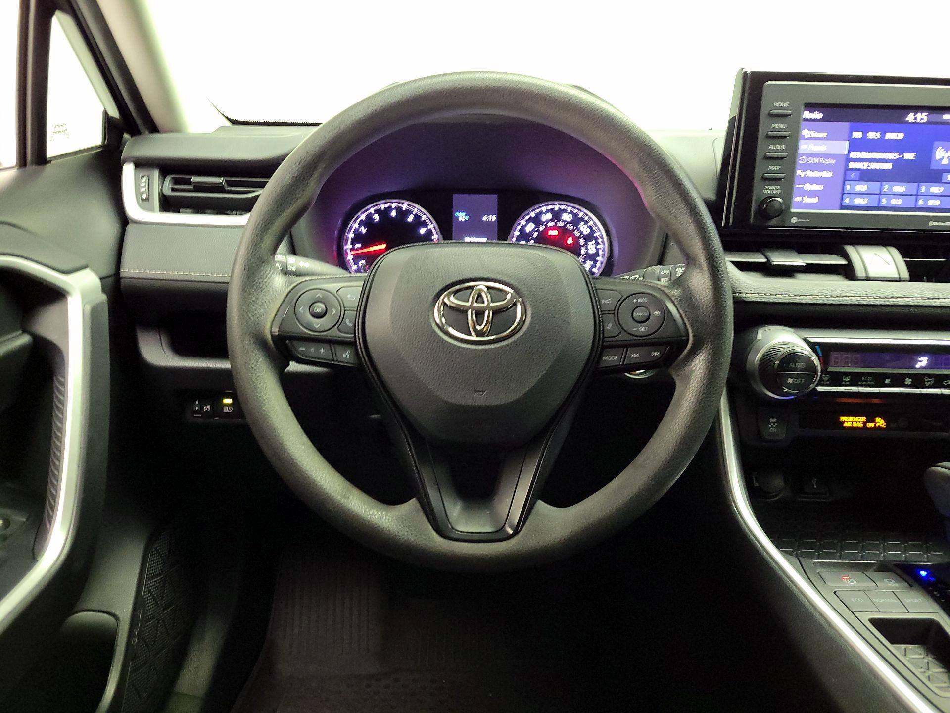 Thumbnail: 2022 Toyota RAV4 - 10