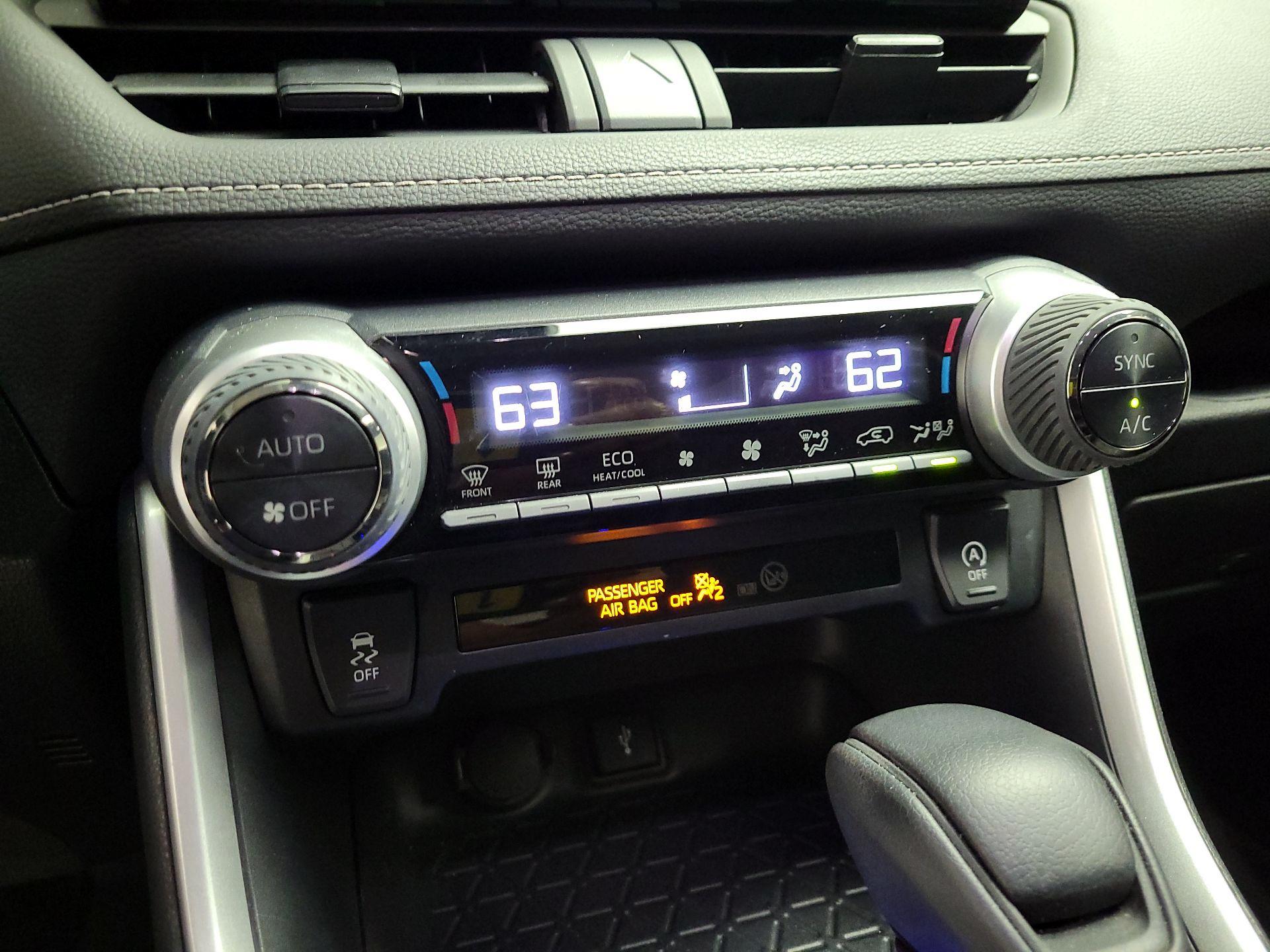 Thumbnail: 2022 Toyota RAV4 - 16