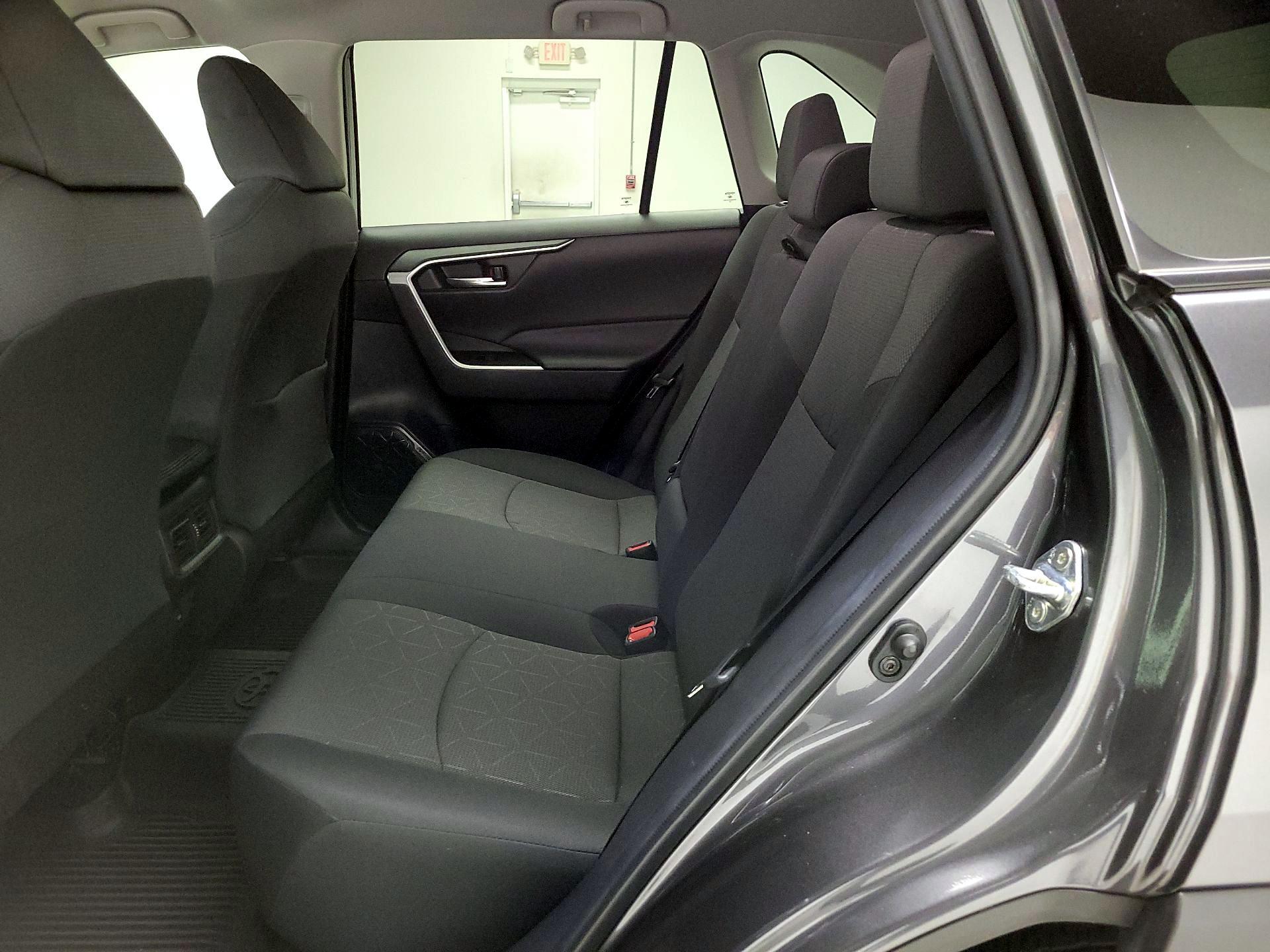 Thumbnail: 2022 Toyota RAV4 - 19