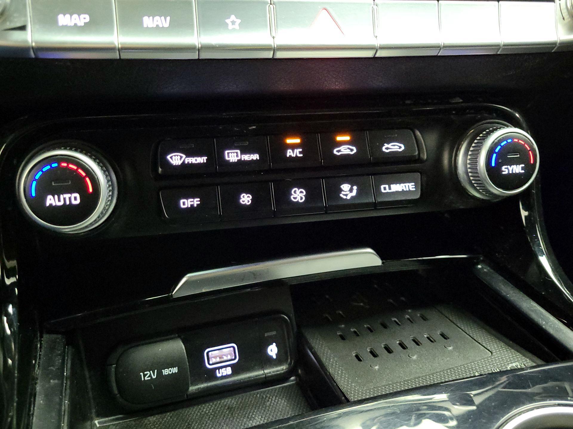 Thumbnail: 2022 Kia Stinger - 17