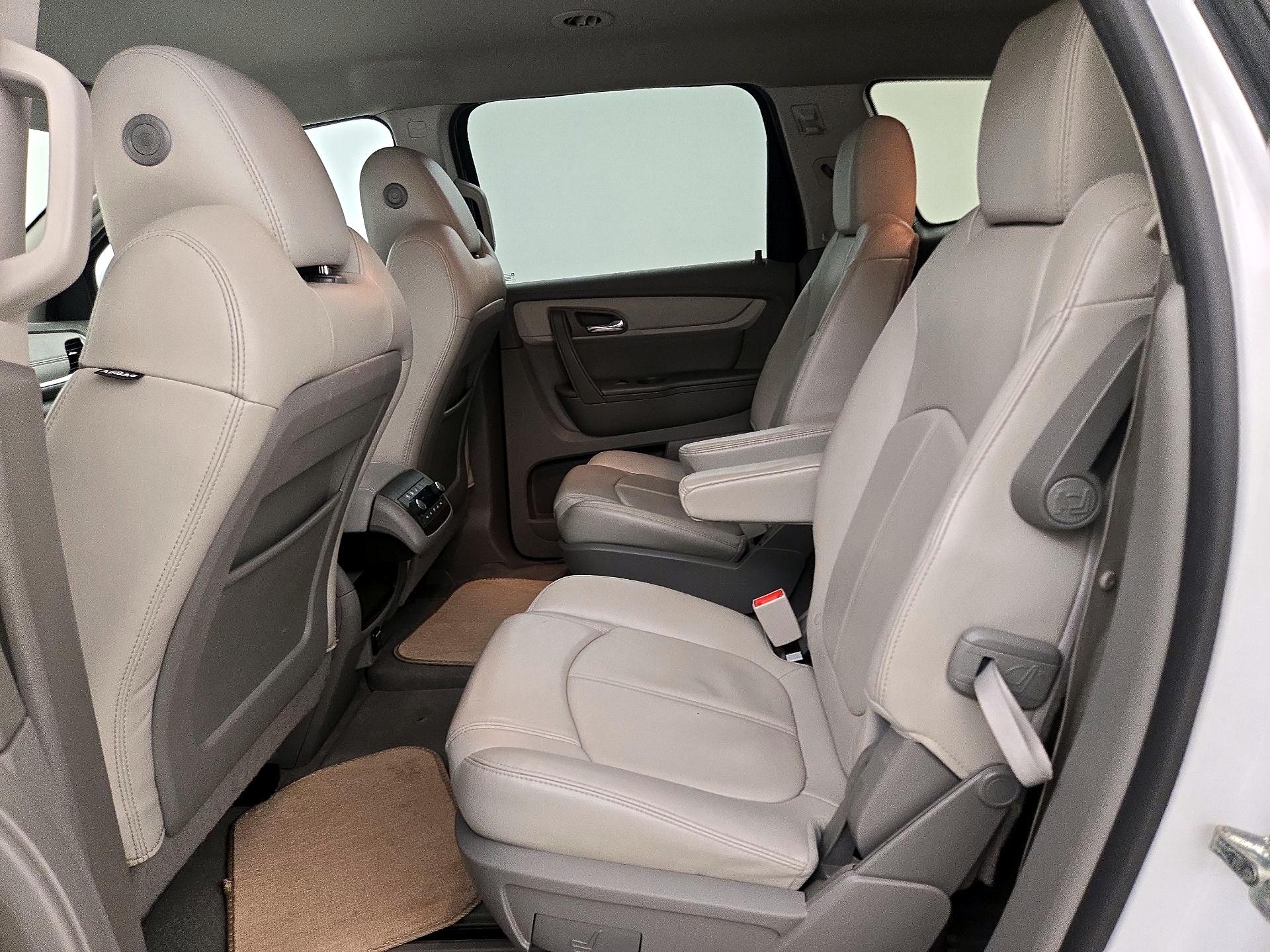 Thumbnail: 2016 Chevrolet Traverse - 19