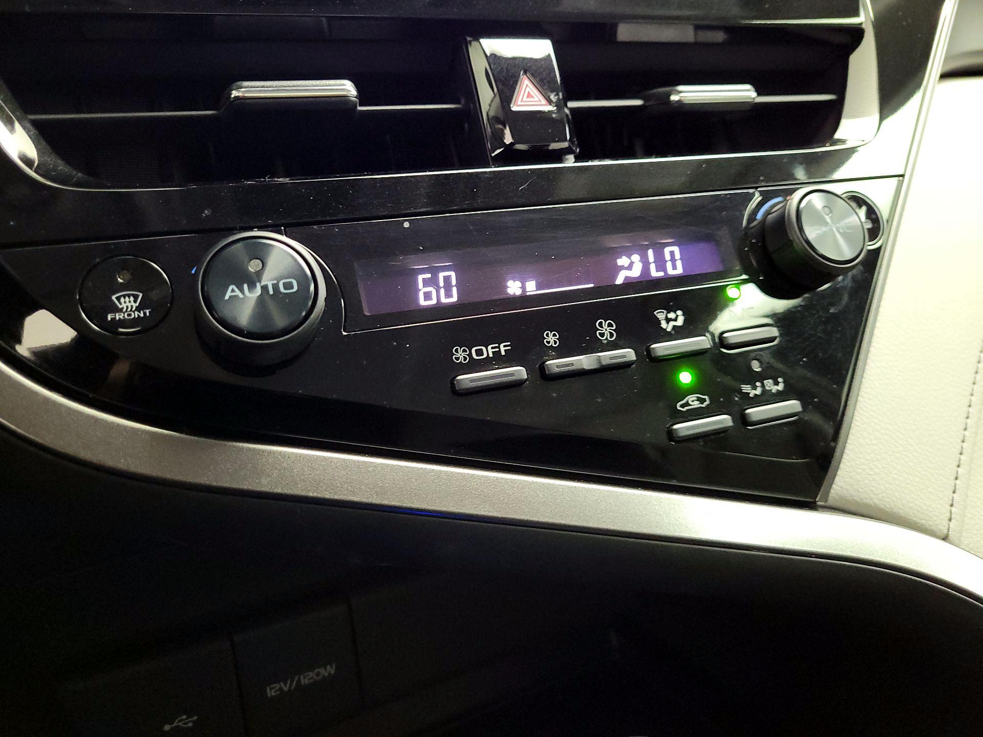 Thumbnail: 2022 Toyota Camry - 16