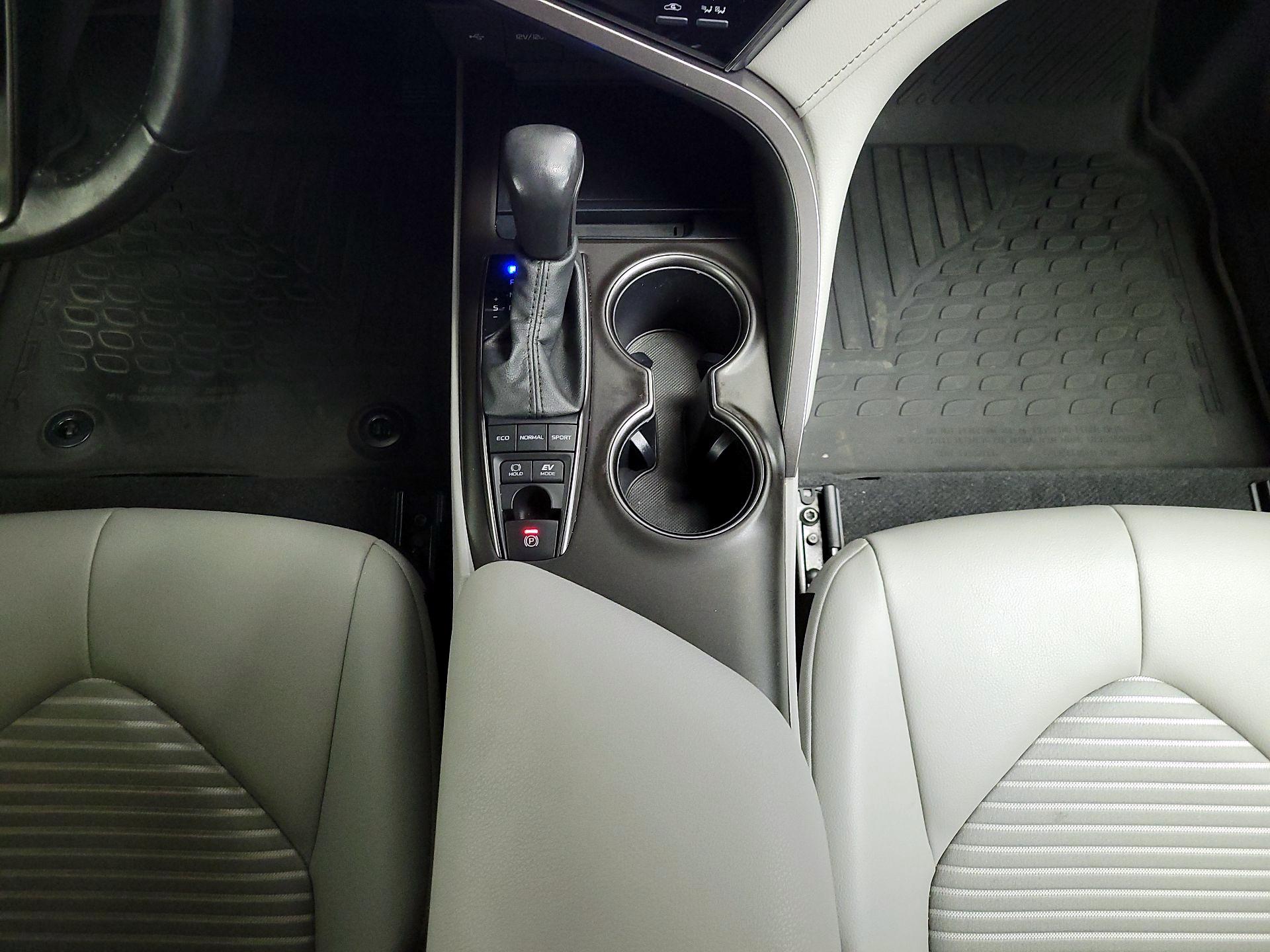 Thumbnail: 2022 Toyota Camry - 17