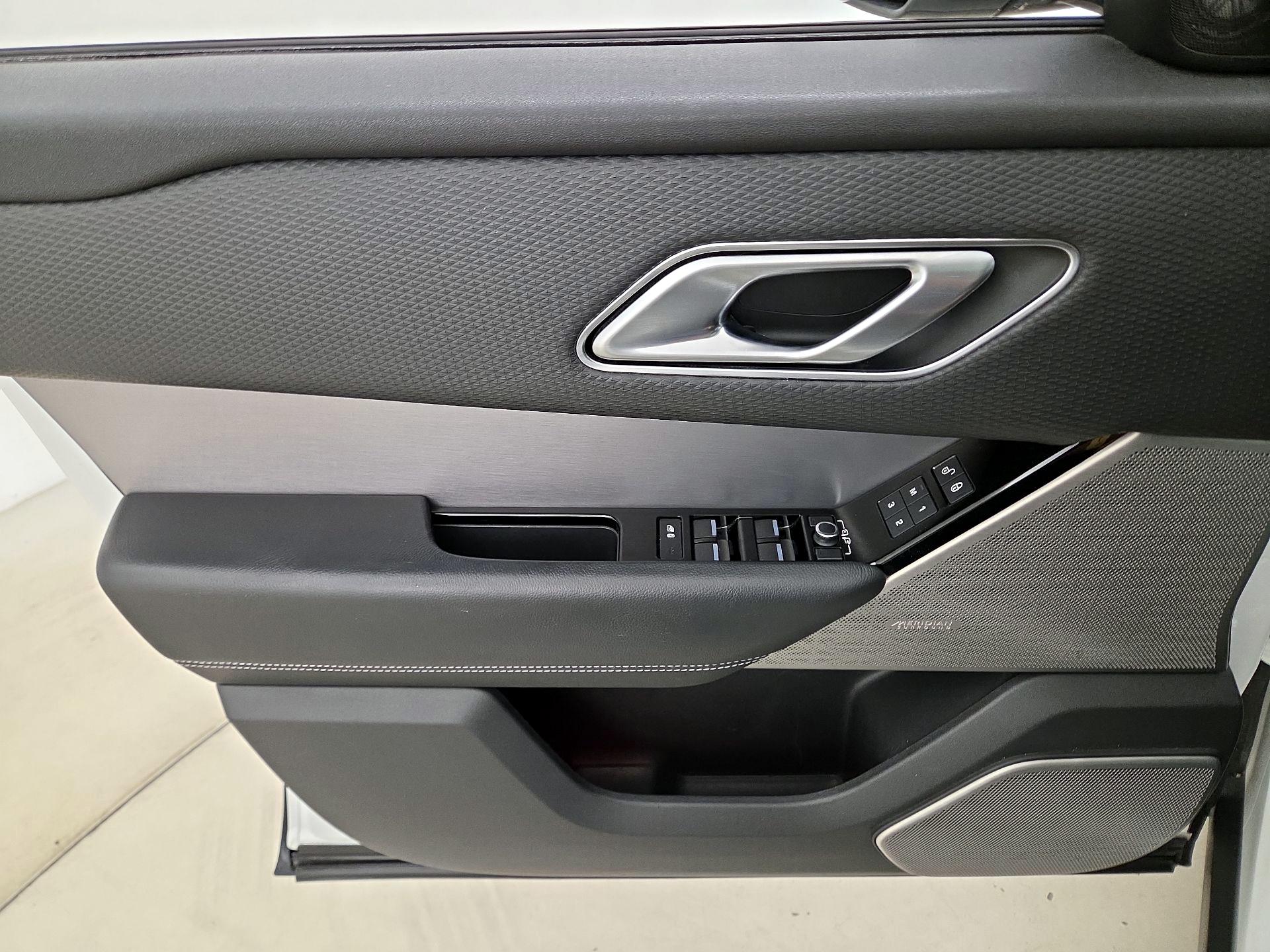 Thumbnail: 2019 Land Rover Range Rover Velar - 12