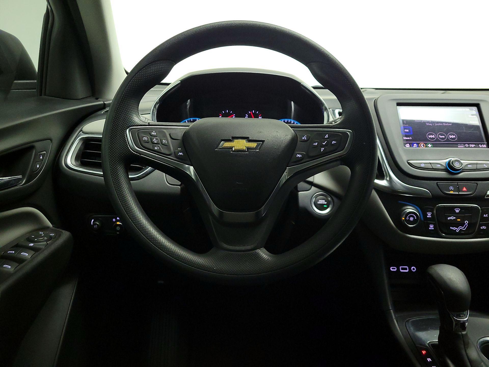 Thumbnail: 2022 Chevrolet Equinox - 10