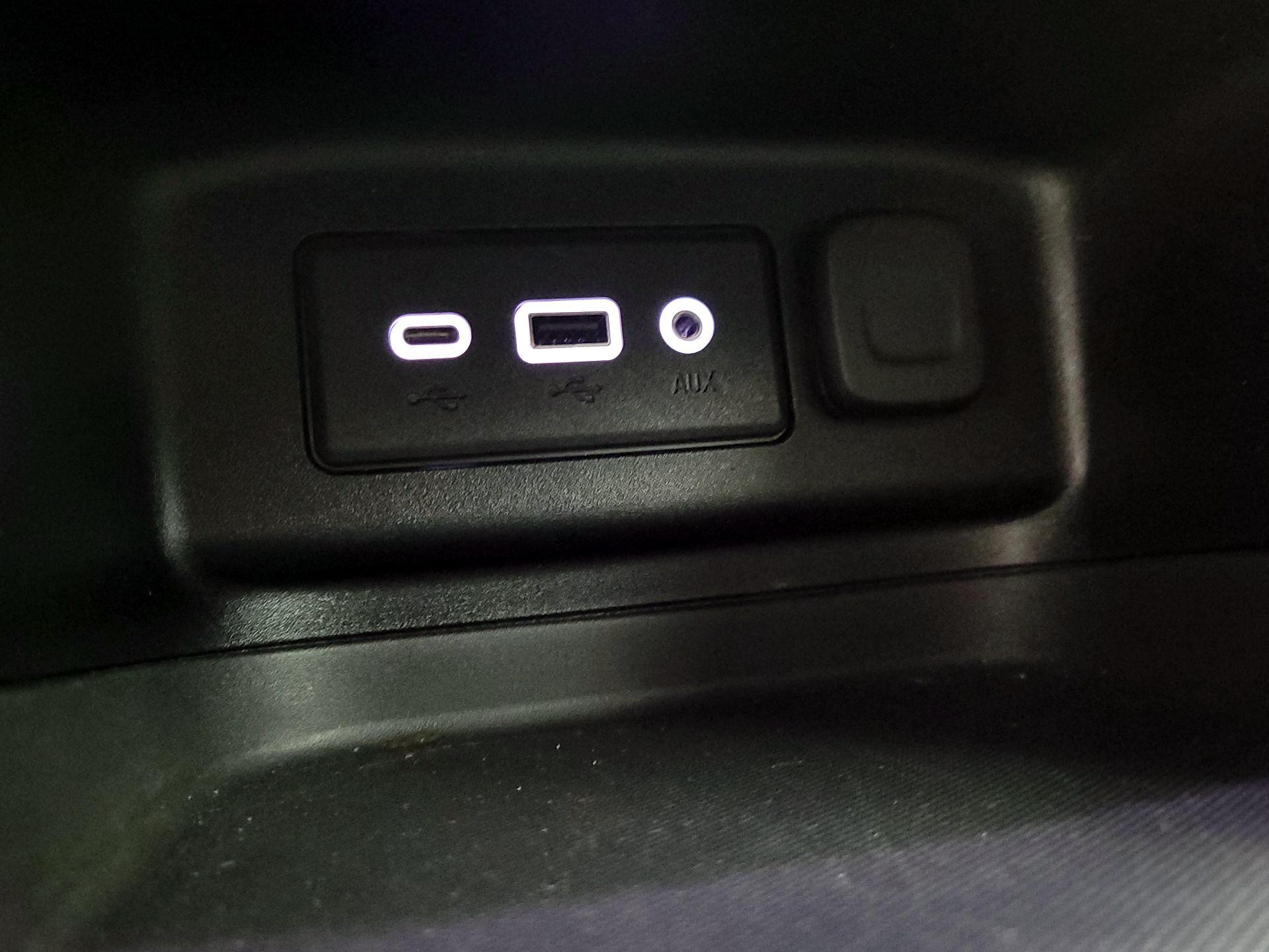 Thumbnail: 2022 Chevrolet Equinox - 18