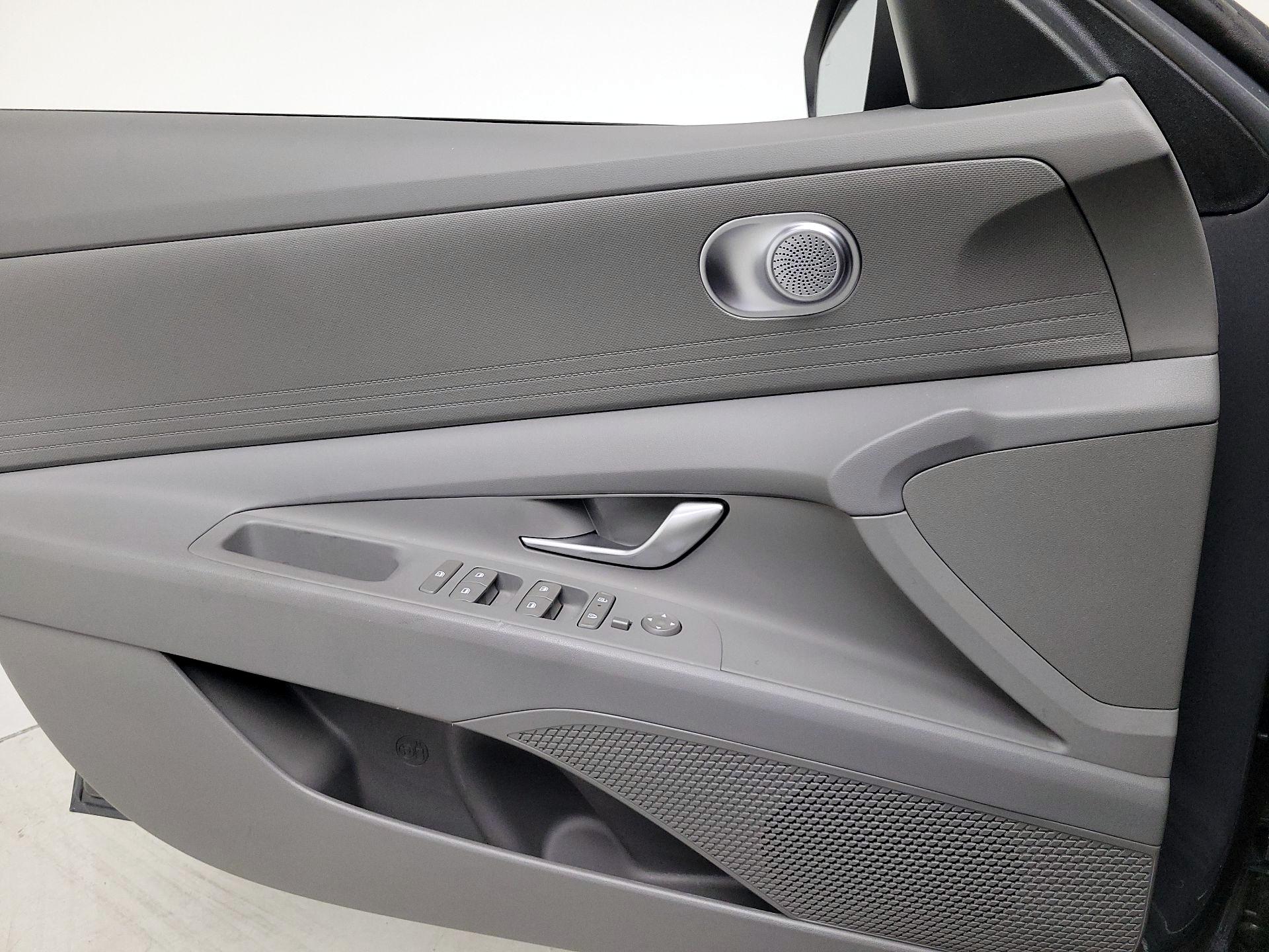 Thumbnail: 2025 Hyundai Elantra - 12