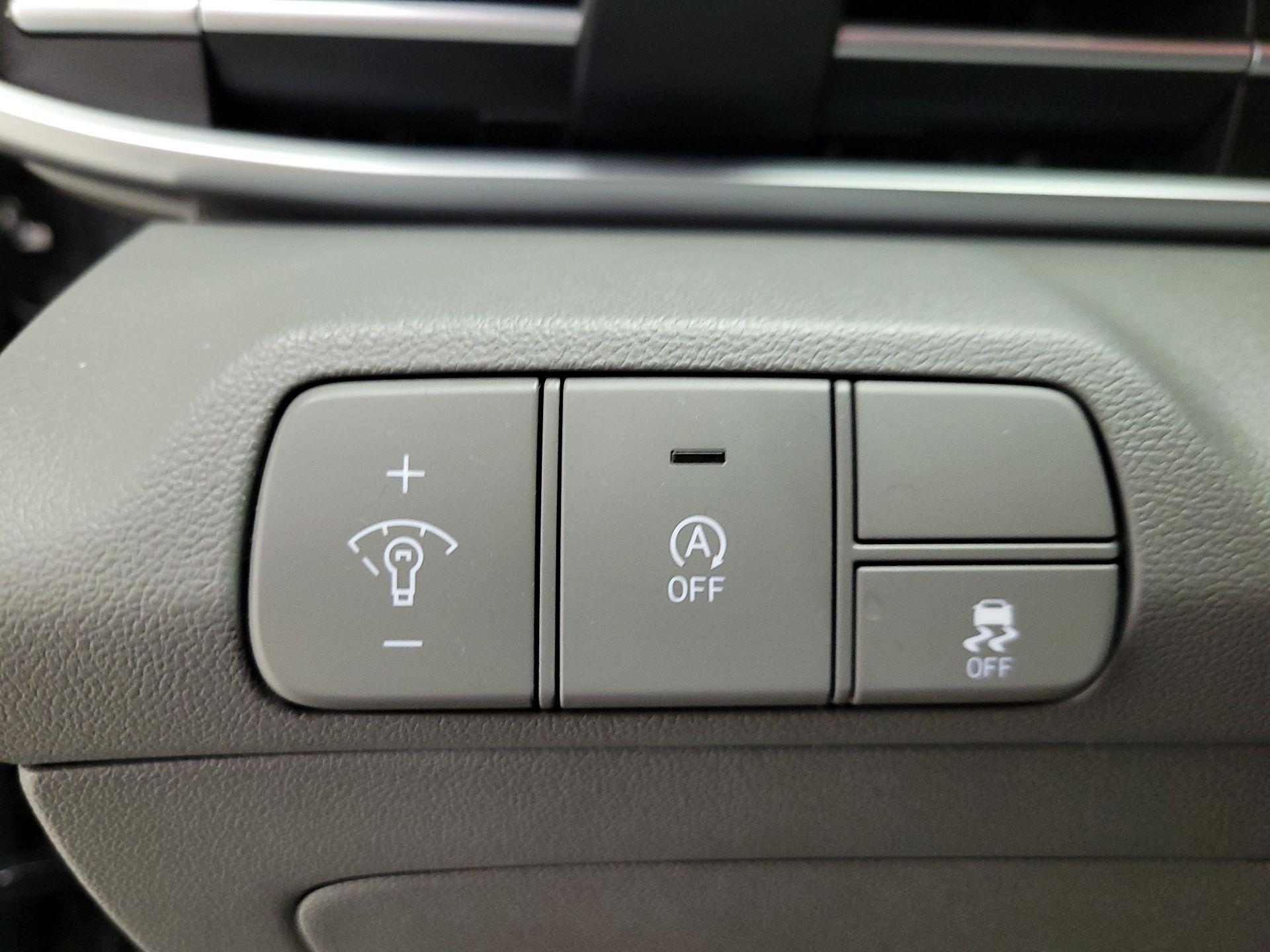 Thumbnail: 2025 Hyundai Elantra - 13