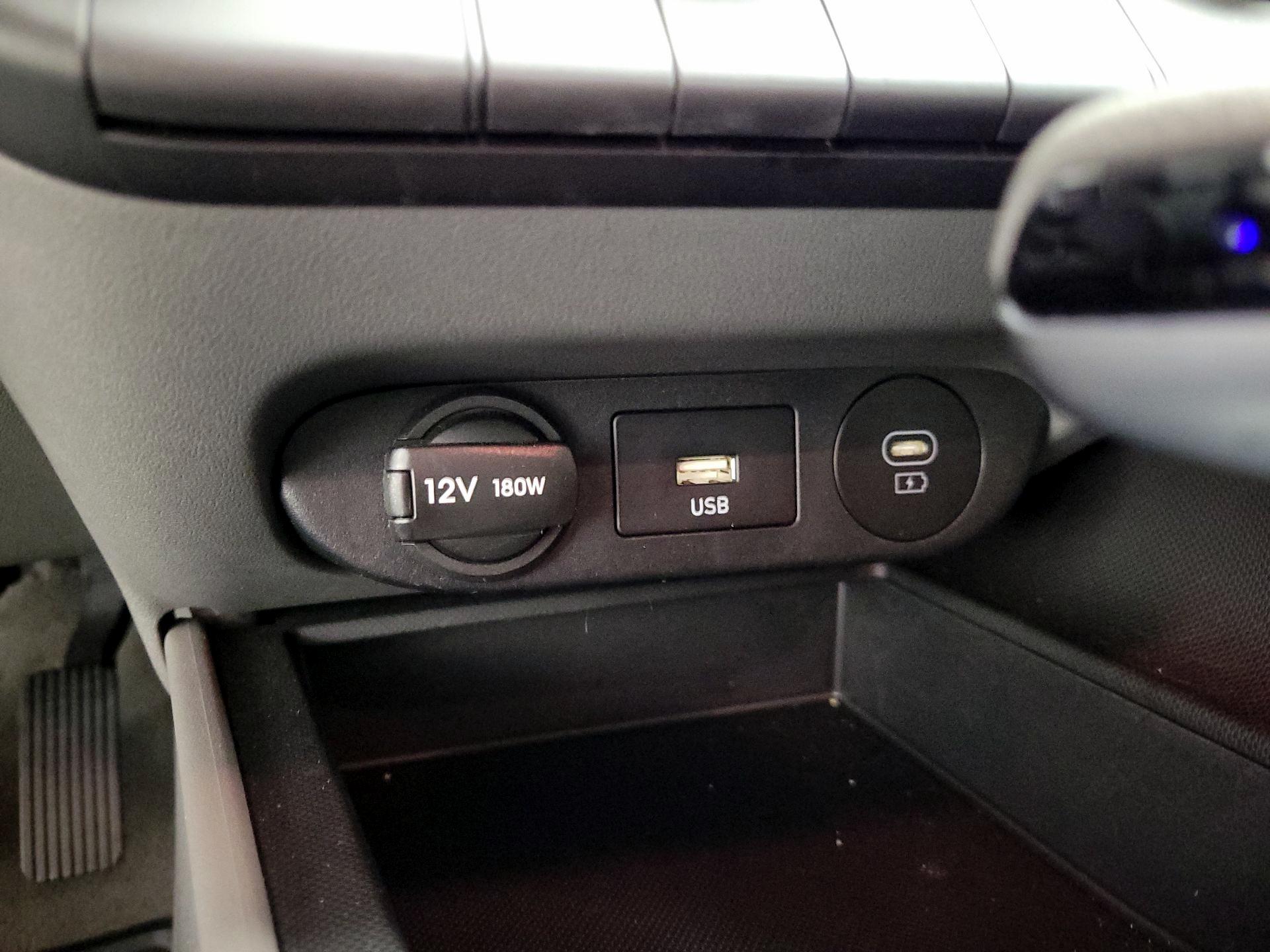 Thumbnail: 2025 Hyundai Elantra - 19