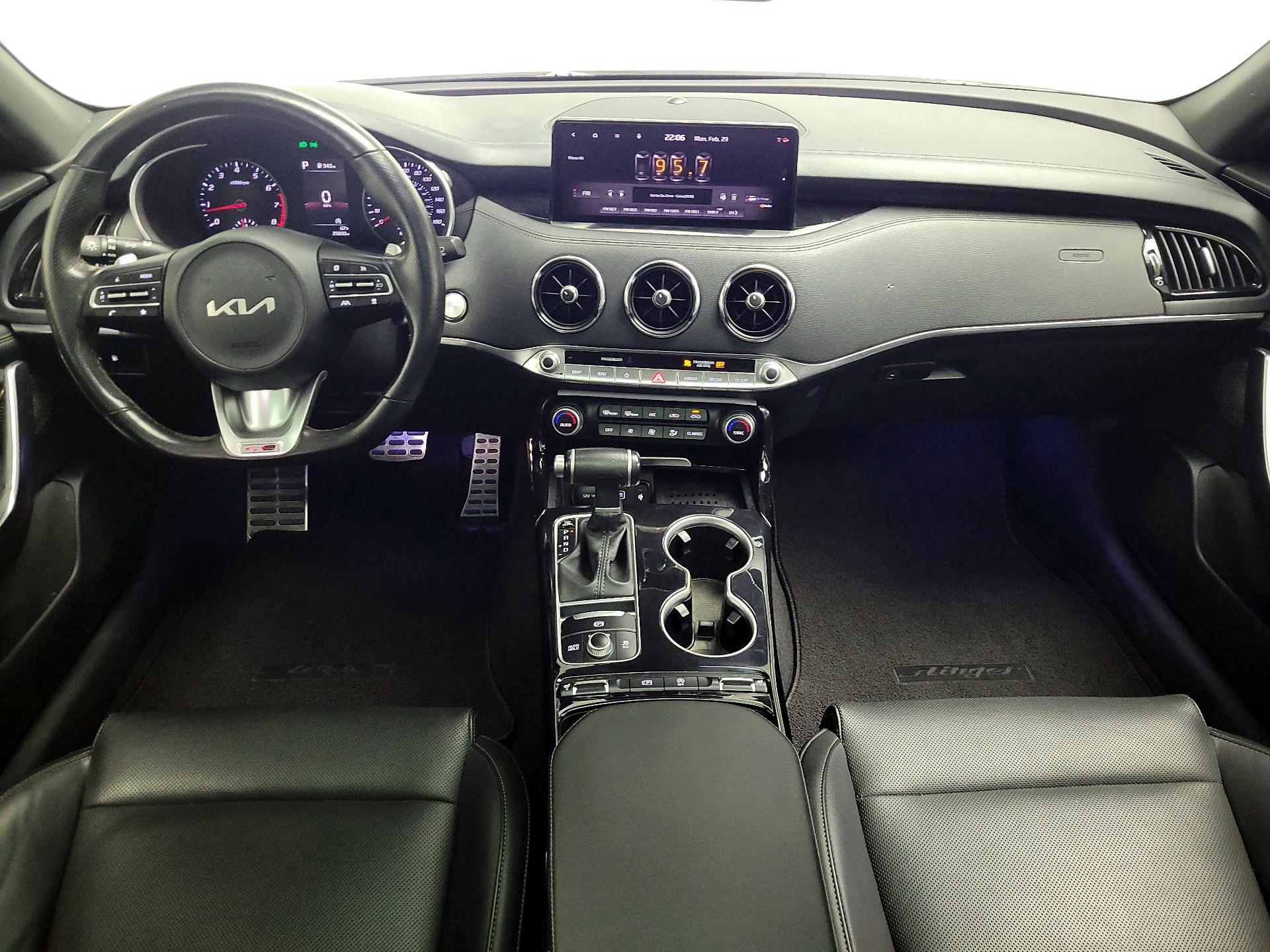 Thumbnail: 2022 Kia Stinger - 9