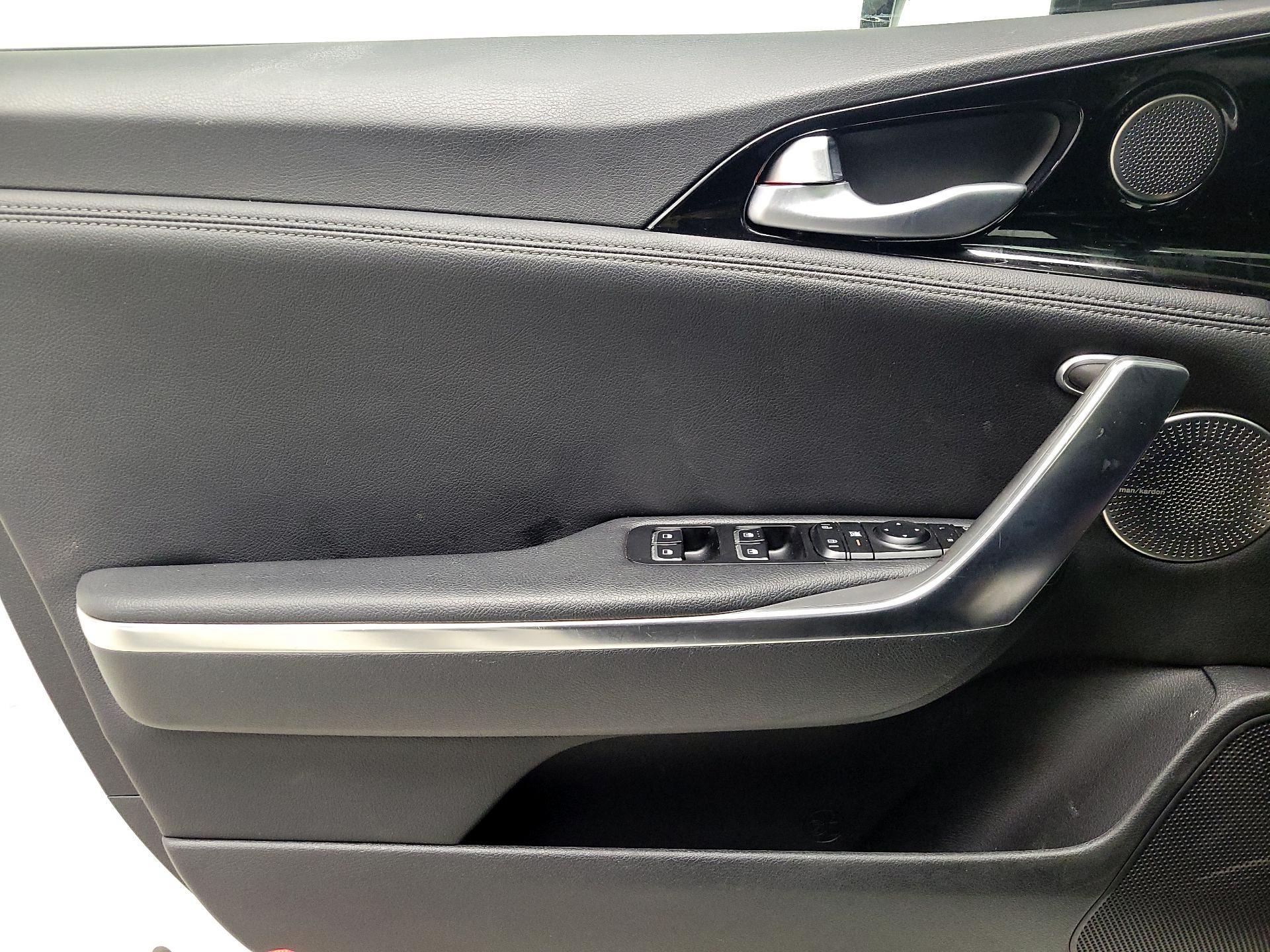 Thumbnail: 2022 Kia Stinger - 12