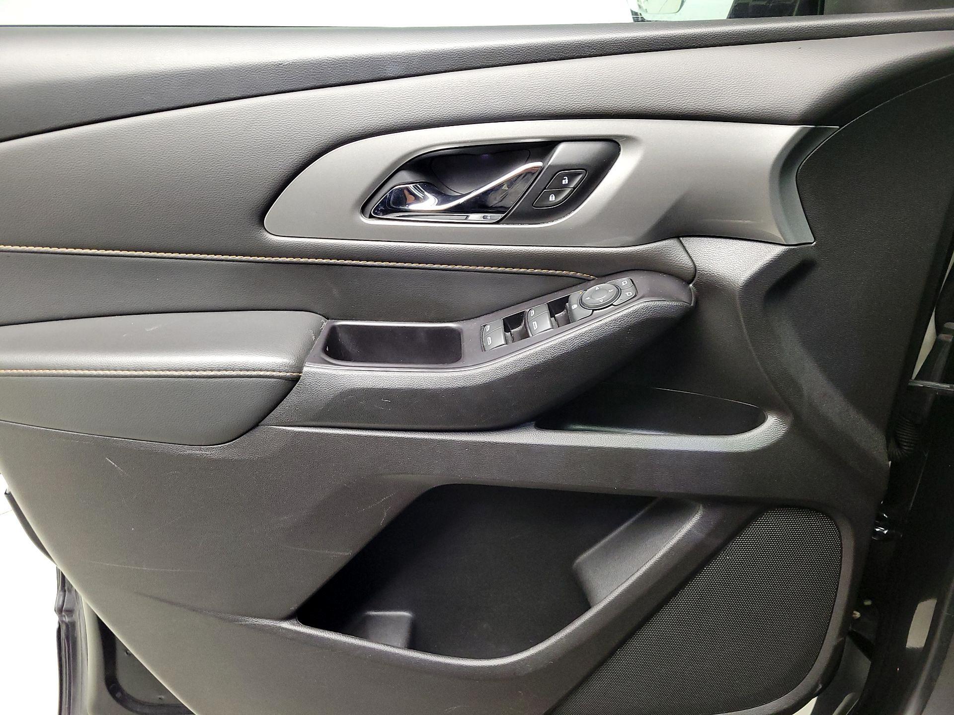 Thumbnail: 2020 Chevrolet Traverse - 12