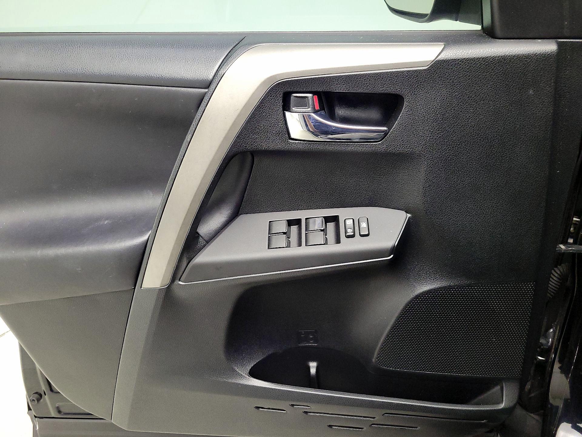 Thumbnail: 2017 Toyota RAV4 - 12