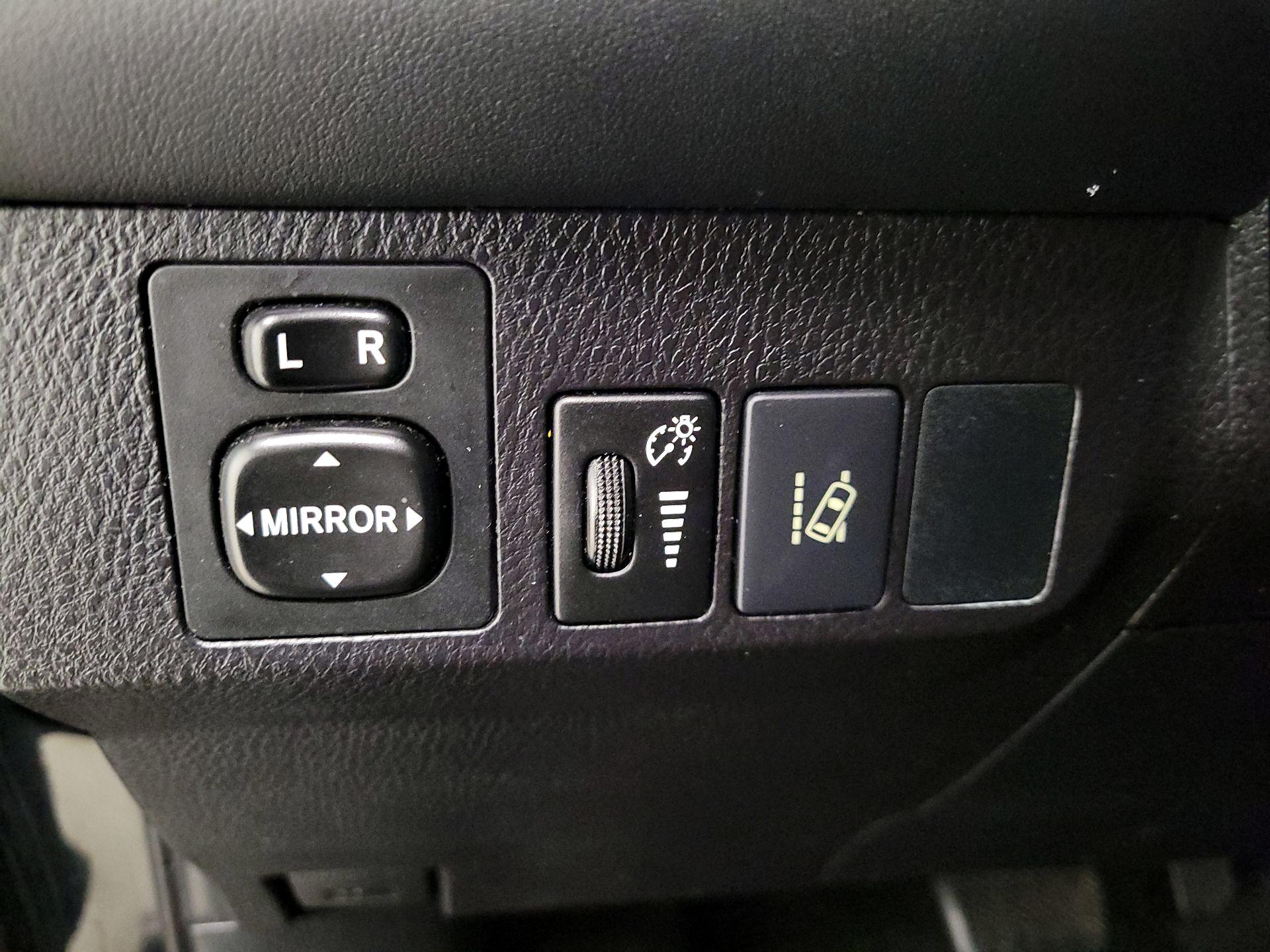 Thumbnail: 2017 Toyota RAV4 - 13