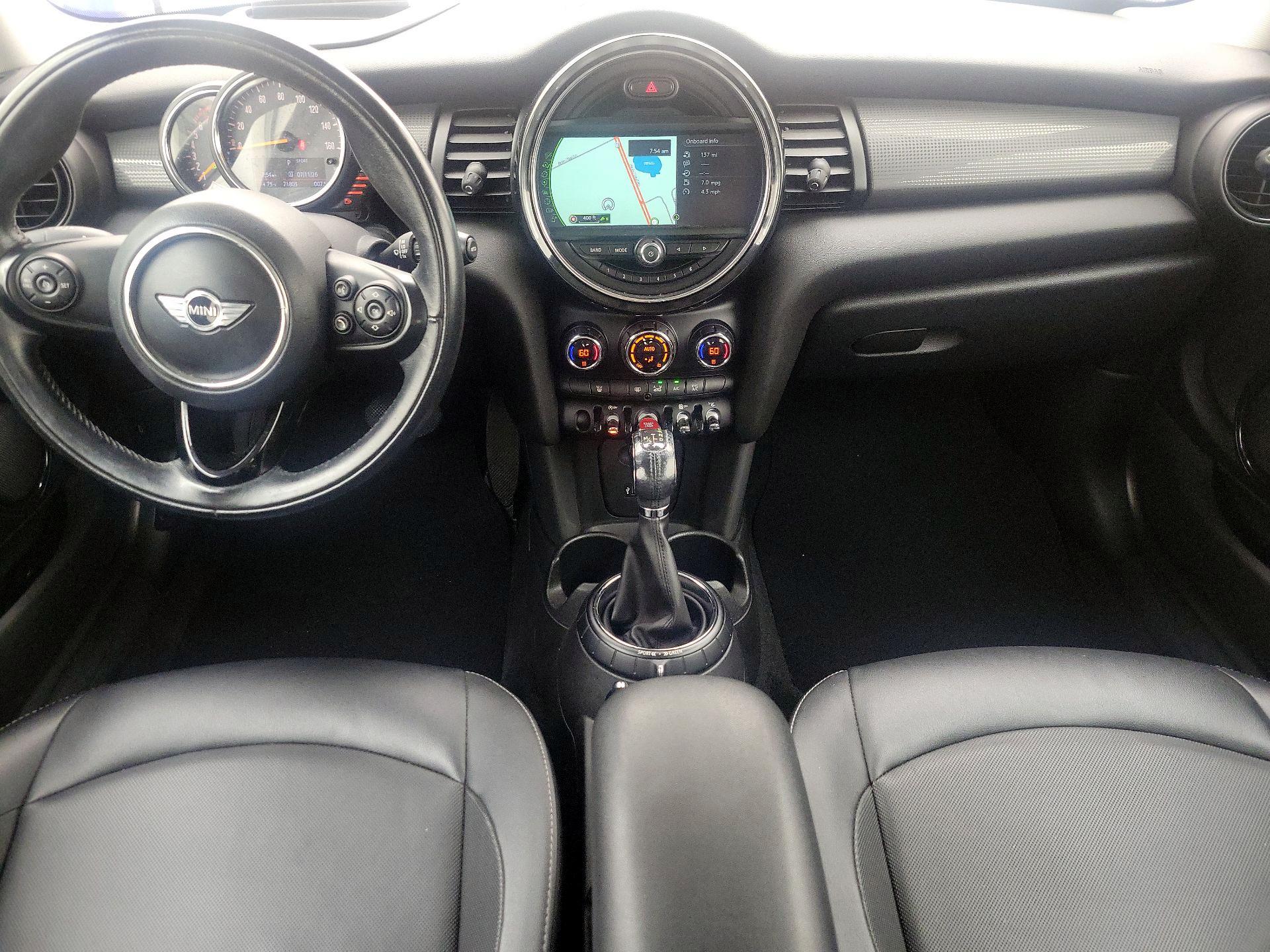 Thumbnail: 2016 MINI Cooper Hardtop - 9