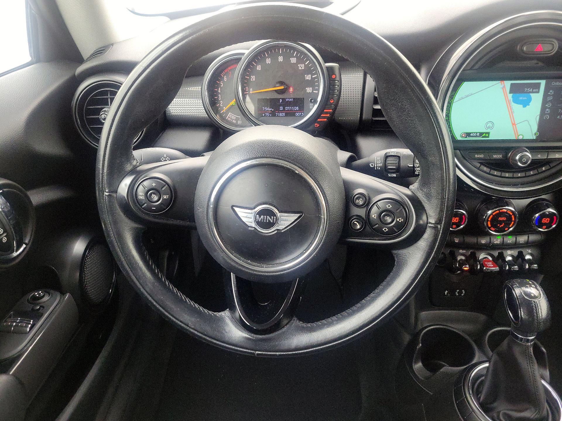 Thumbnail: 2016 MINI Cooper Hardtop - 10