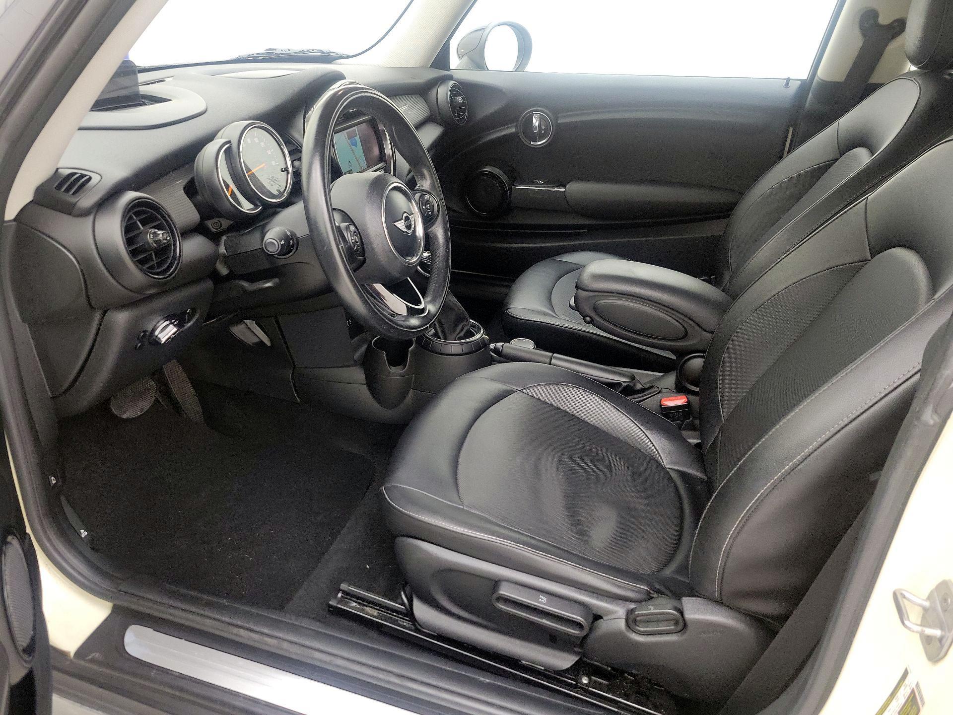 Thumbnail: 2016 MINI Cooper Hardtop - 11