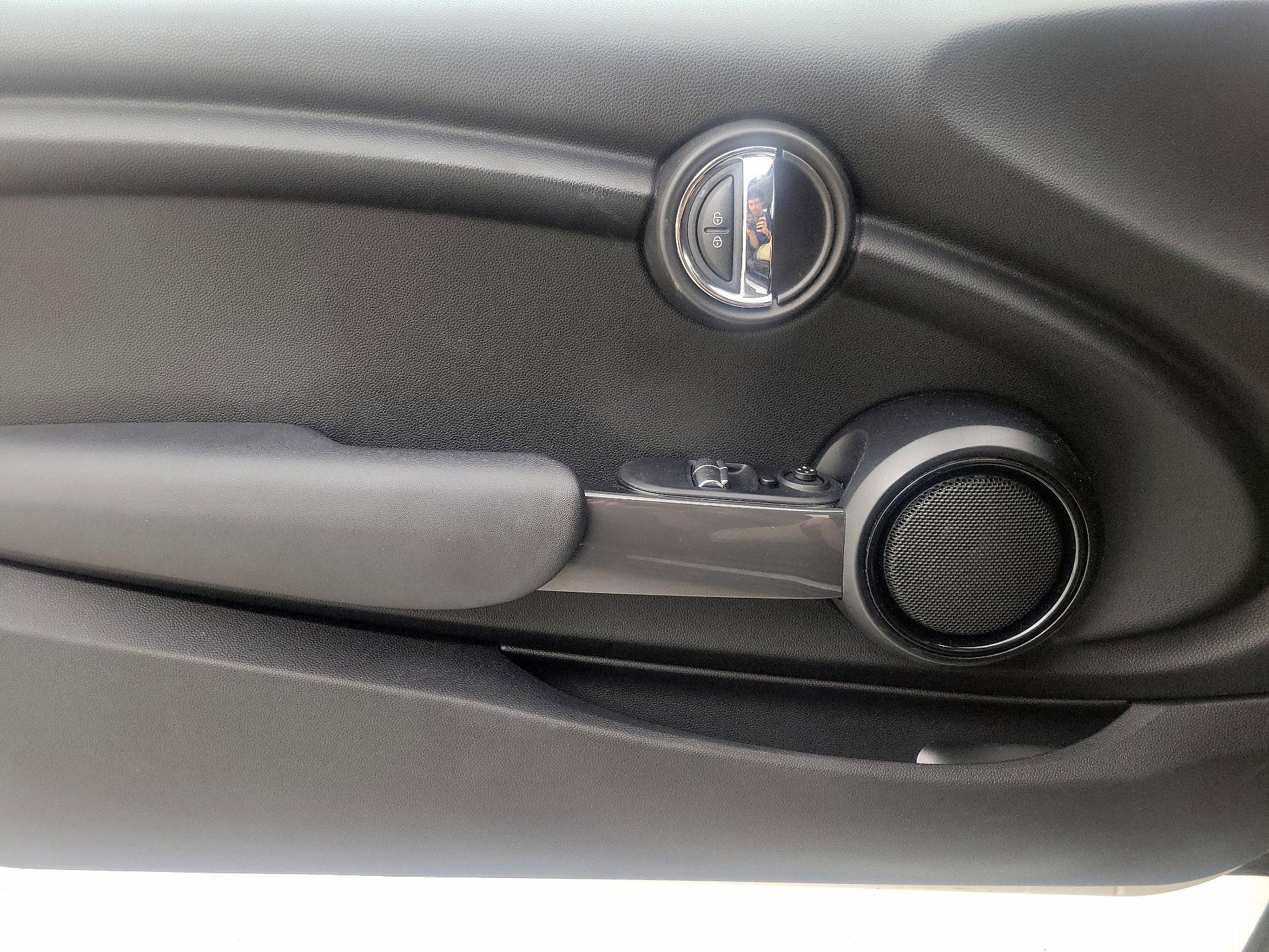 Thumbnail: 2016 MINI Cooper Hardtop - 12