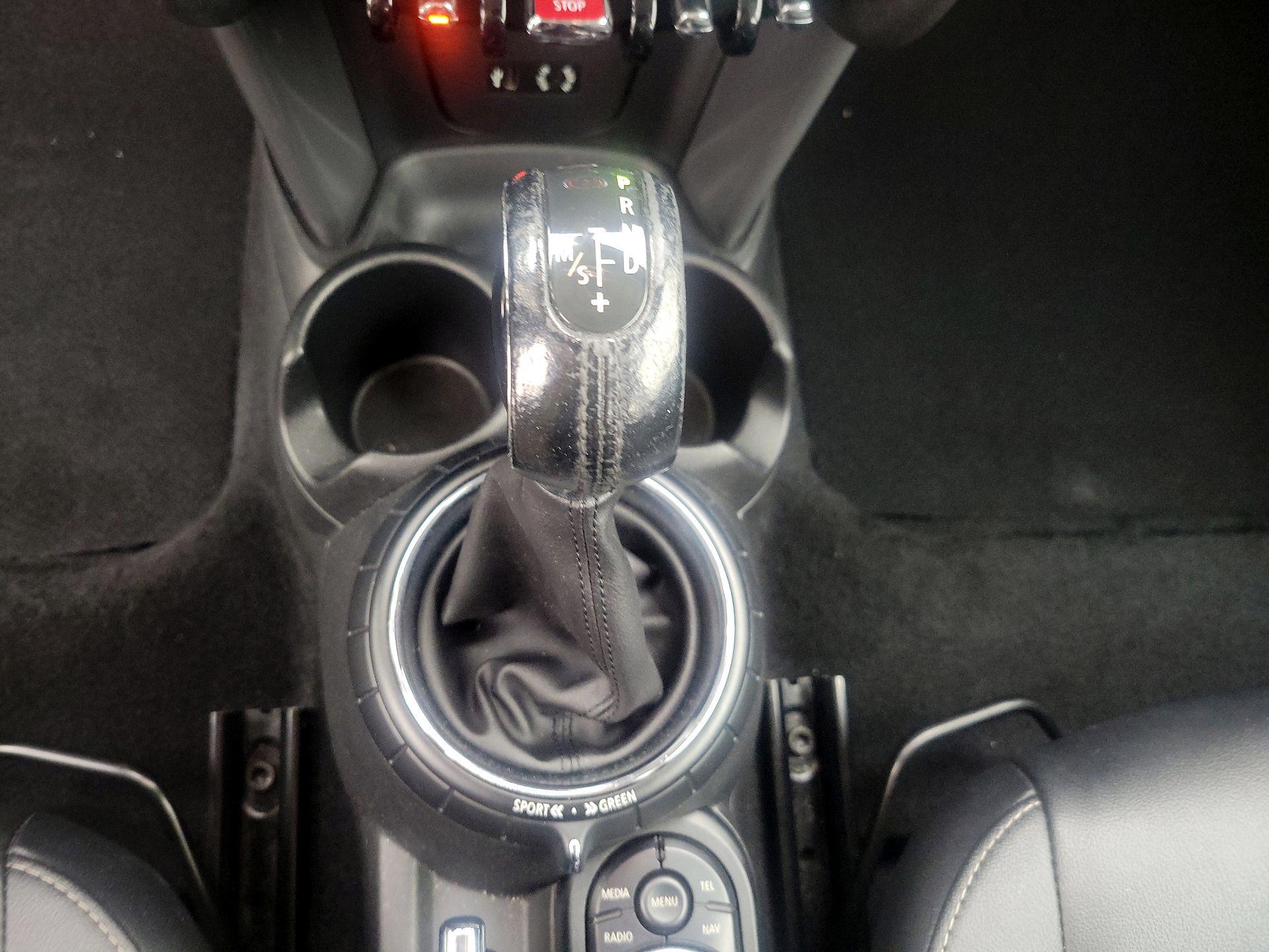 Thumbnail: 2016 MINI Cooper Hardtop - 18