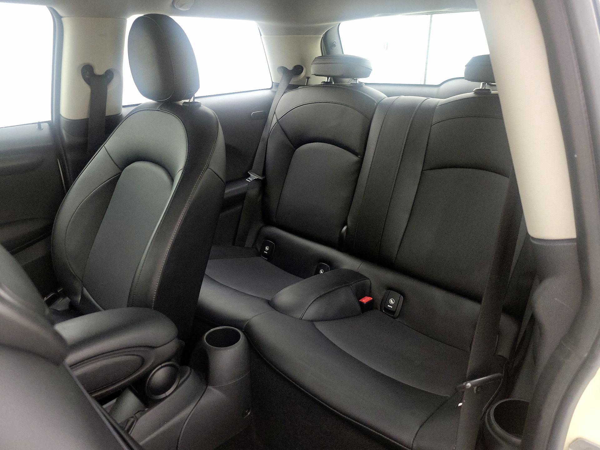 Thumbnail: 2016 MINI Cooper Hardtop - 20