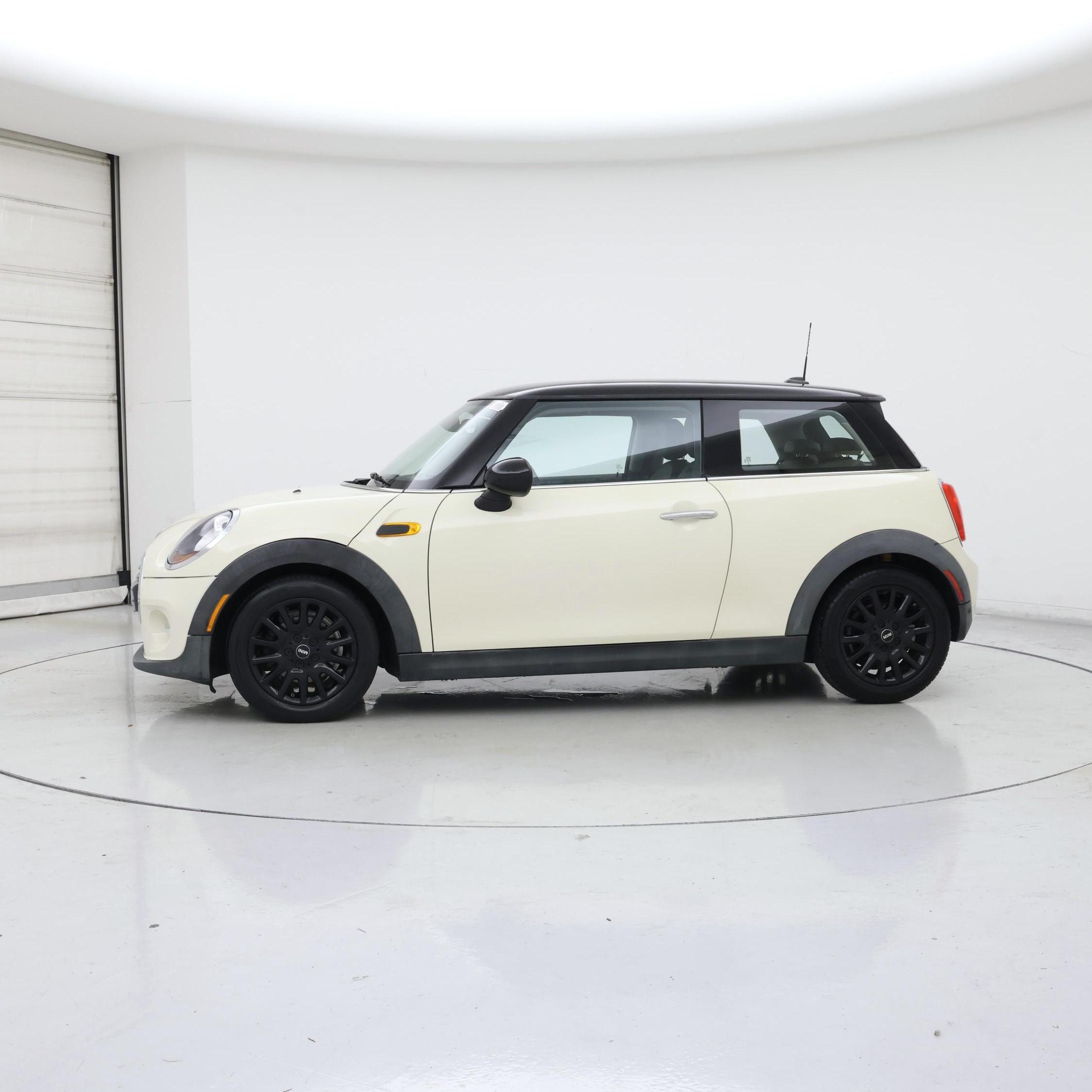 Thumbnail: 2016 MINI Cooper Hardtop - 3