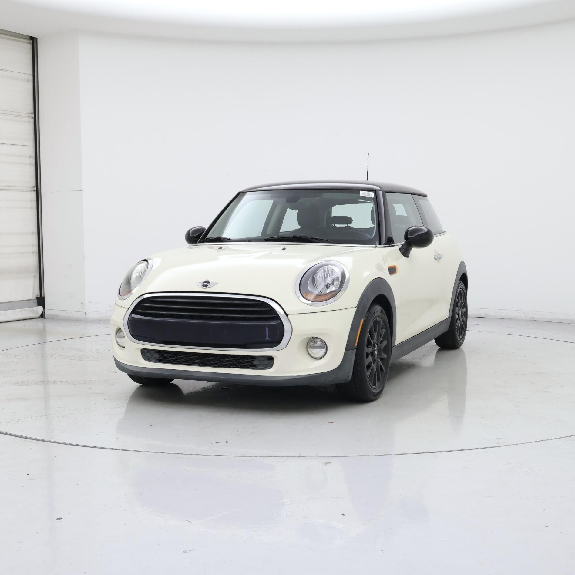 Thumbnail: 2016 MINI Cooper Hardtop - 4
