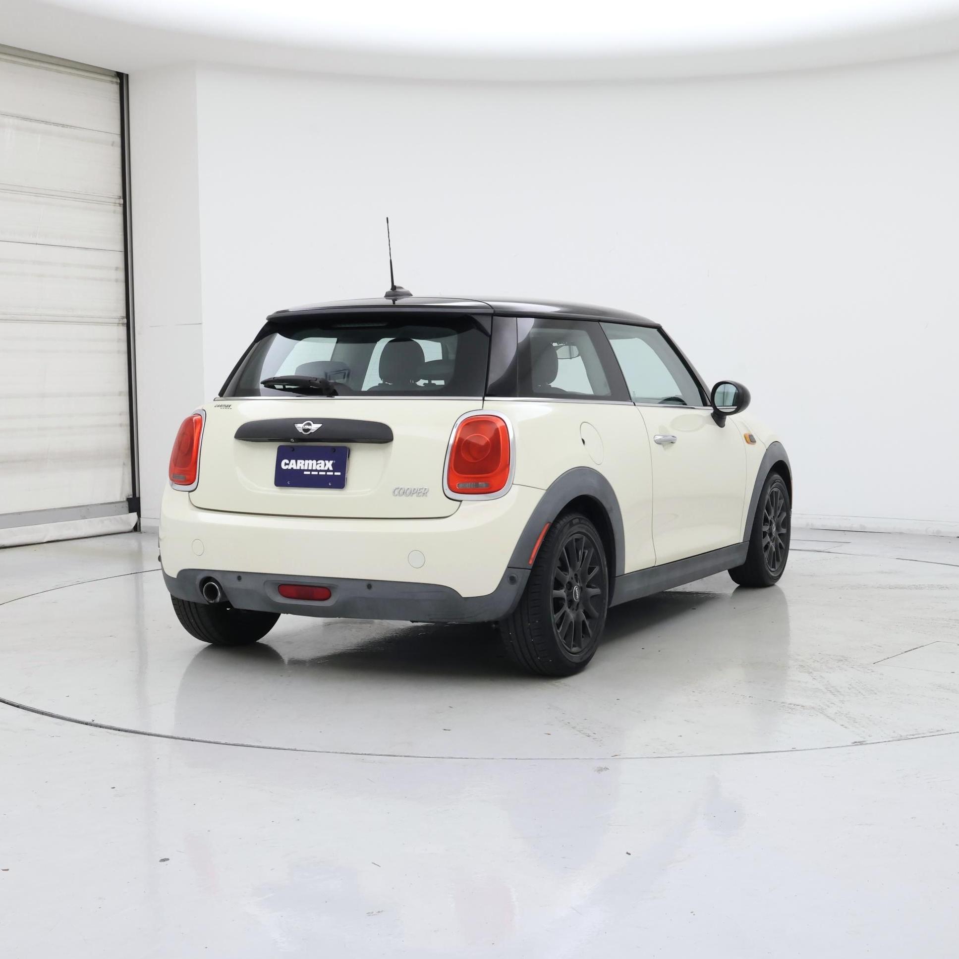 Thumbnail: 2016 MINI Cooper Hardtop - 8