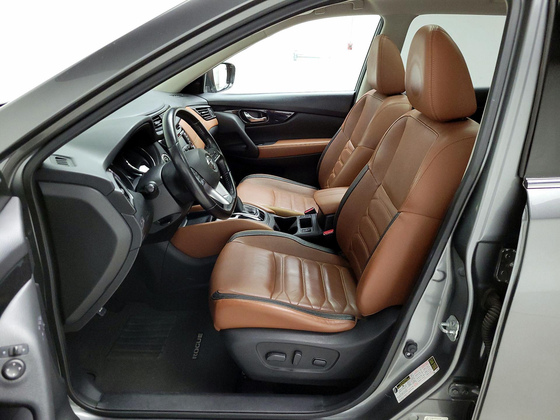 Thumbnail: 2017 Nissan Rogue - 11