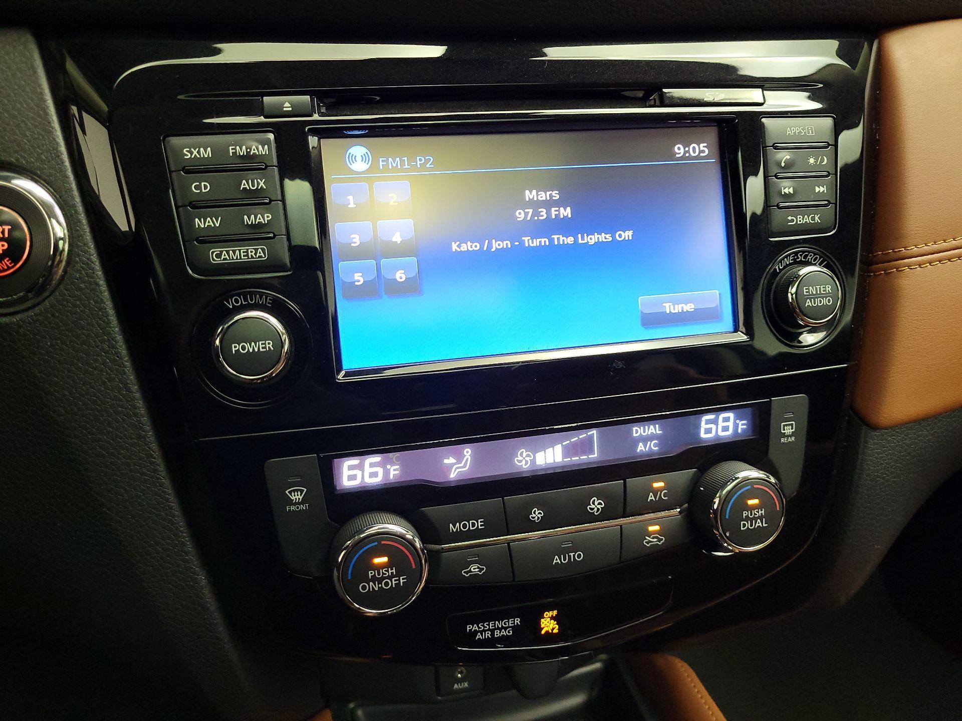 Thumbnail: 2017 Nissan Rogue - 16