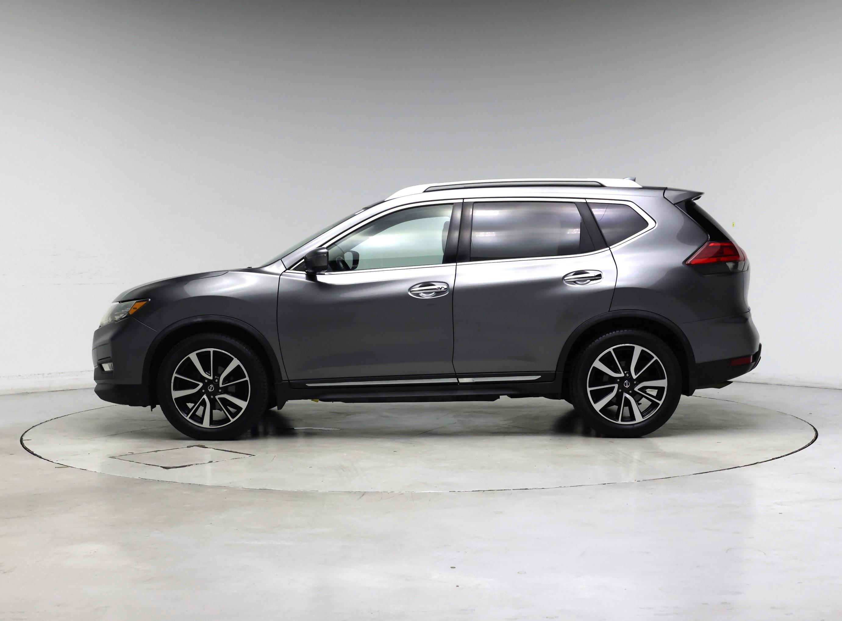 Thumbnail: 2017 Nissan Rogue - 3