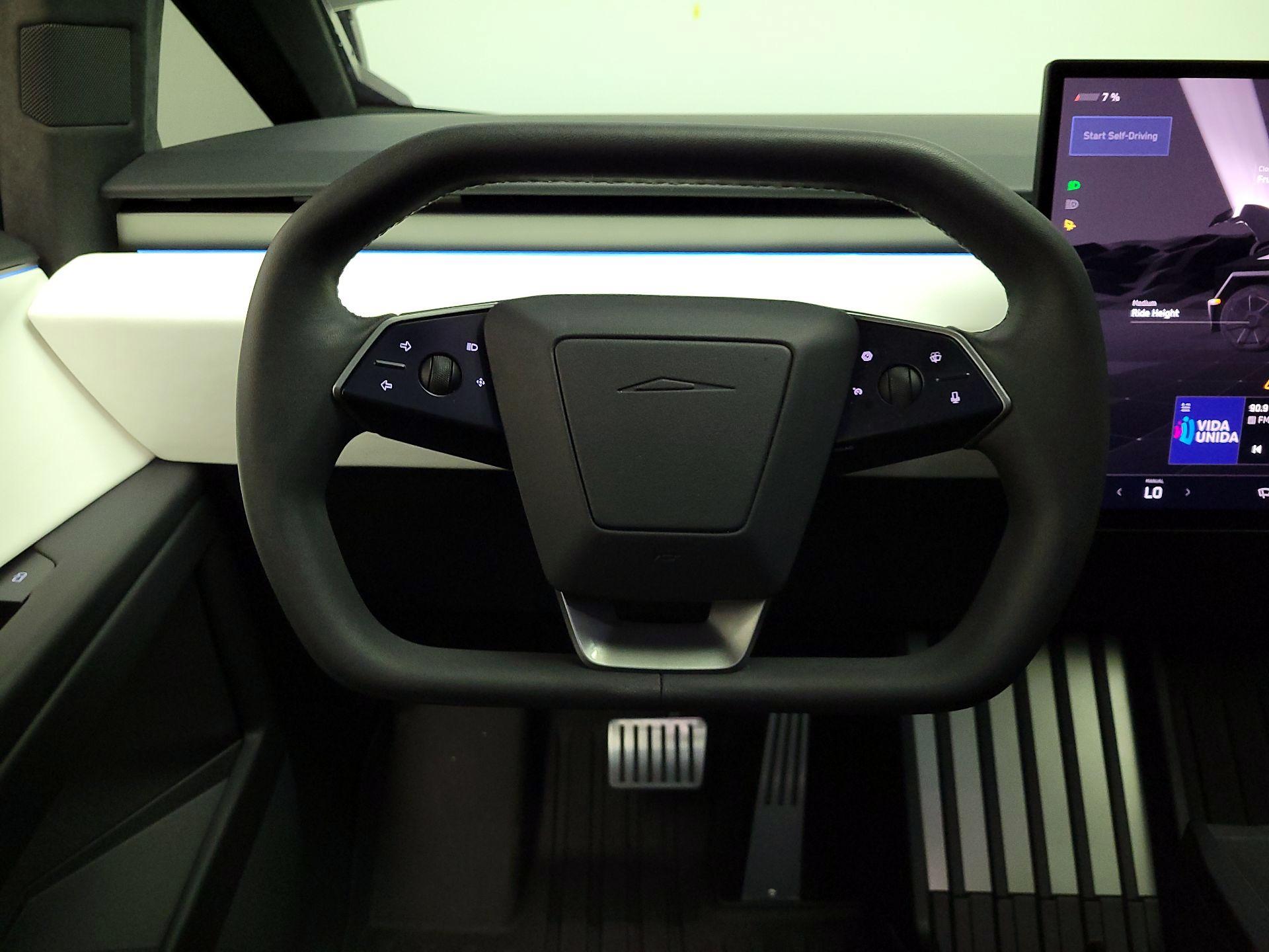Thumbnail: 2024 Tesla Cybertruck - 10