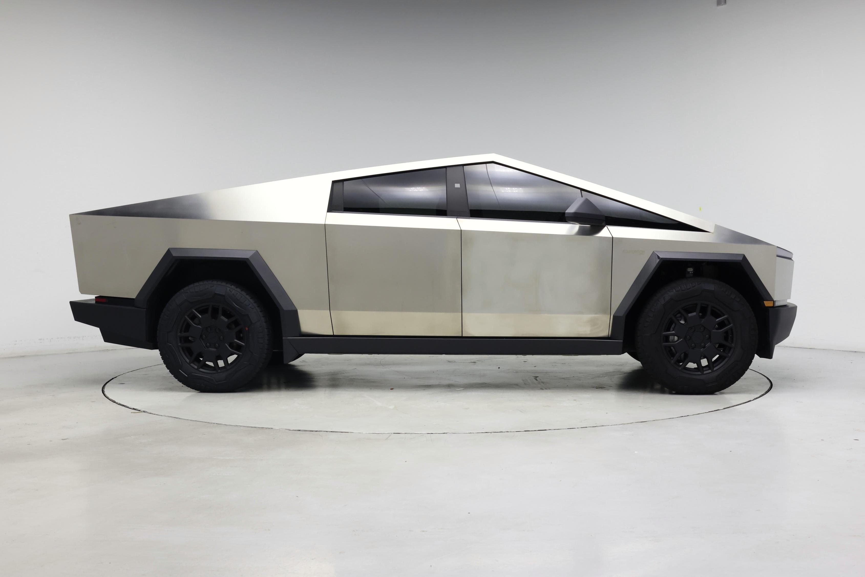 Thumbnail: 2024 Tesla Cybertruck - 7