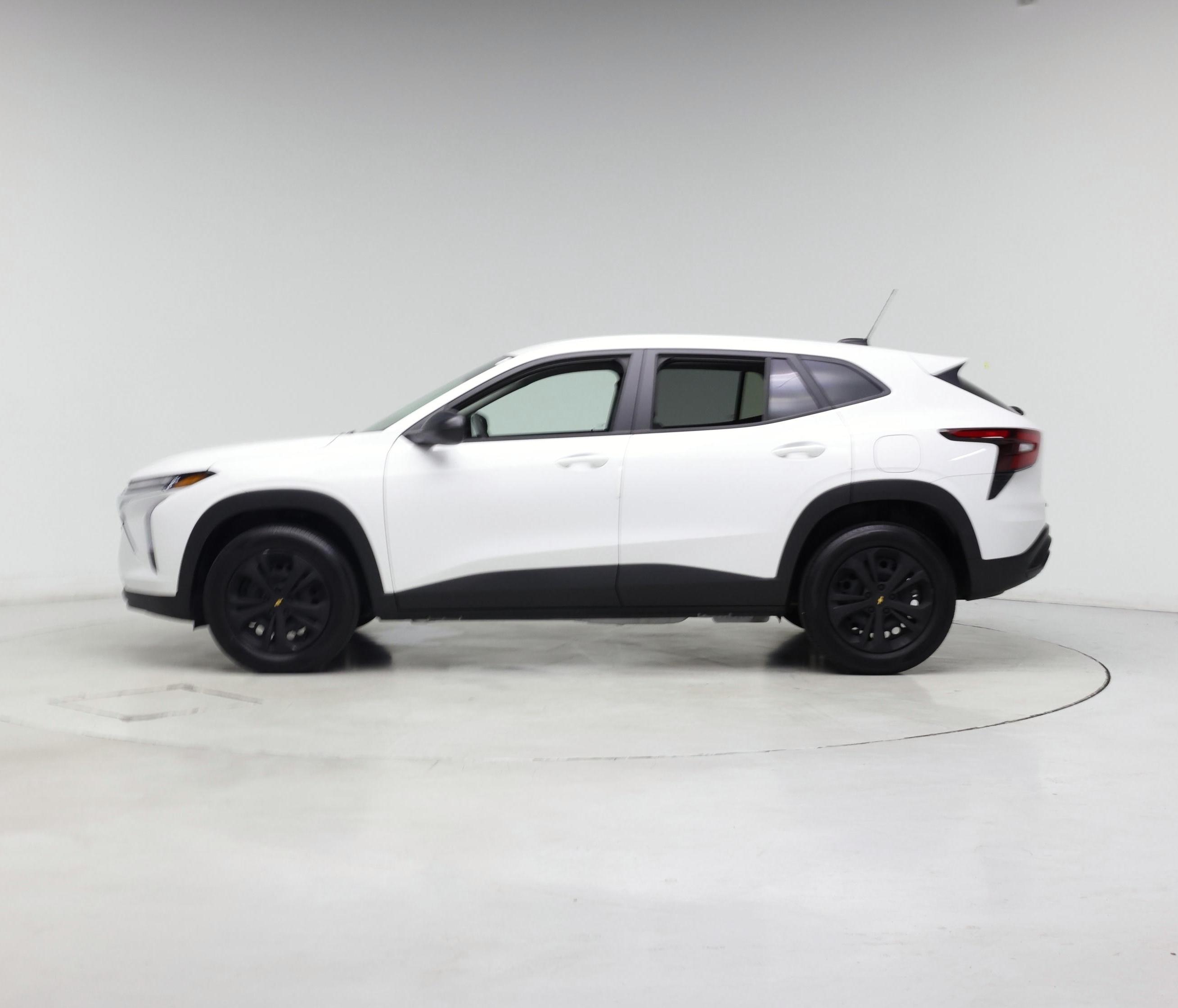 Thumbnail: 2025 Chevrolet Trax - 3