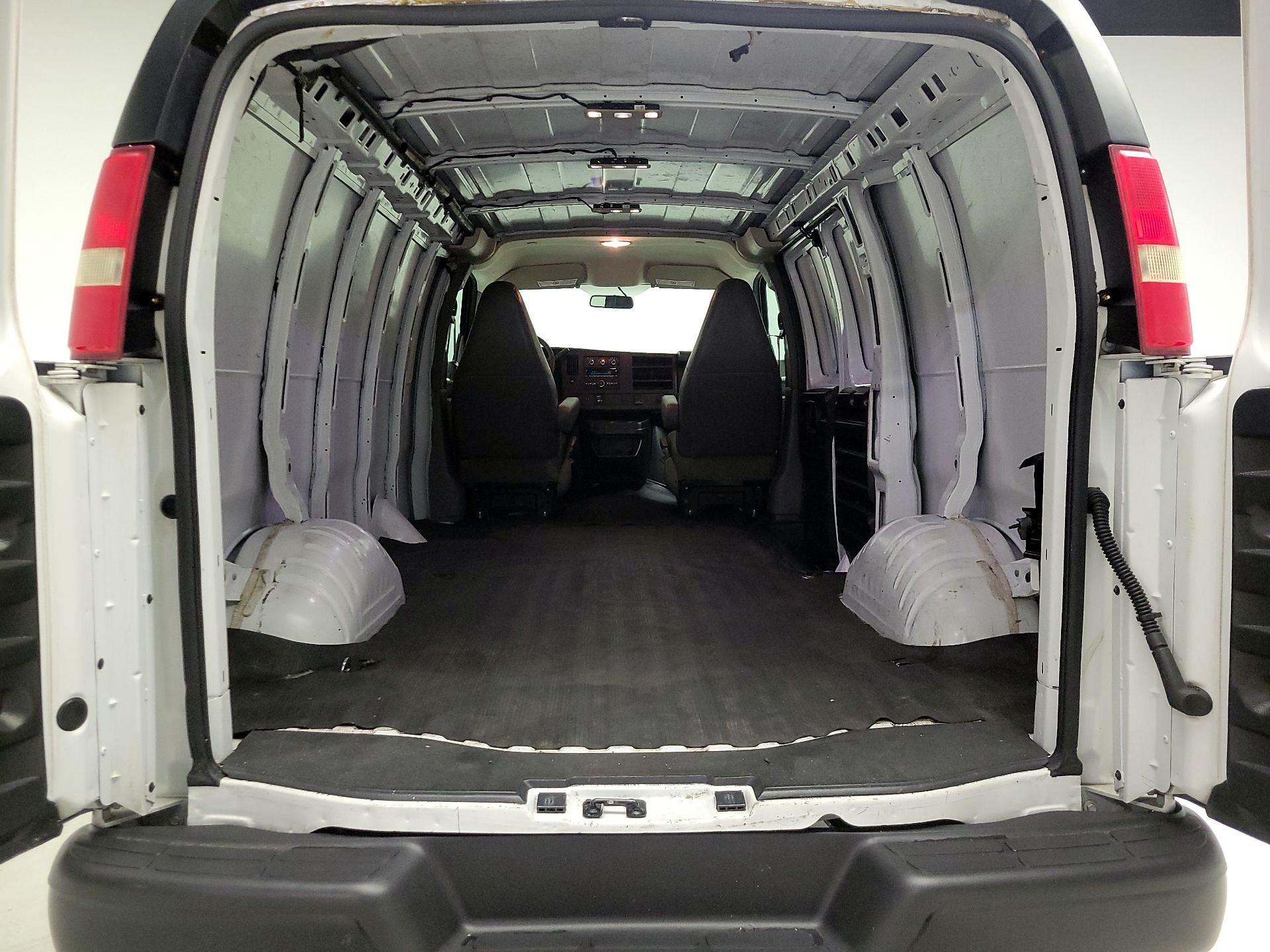 Thumbnail: 2017 Chevrolet Express - 18