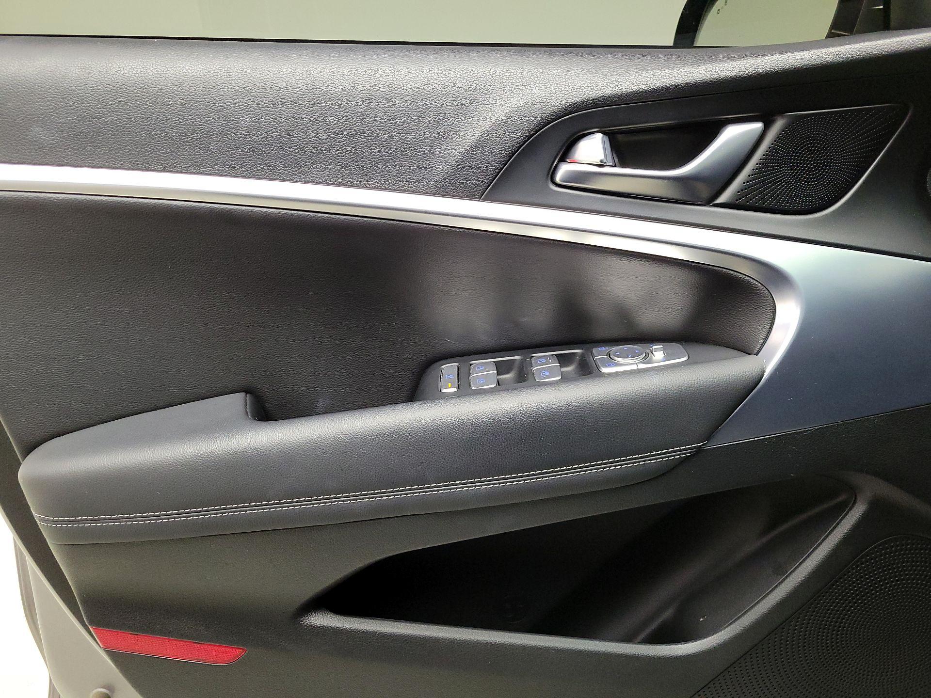 Thumbnail: 2023 Genesis G70 - 12