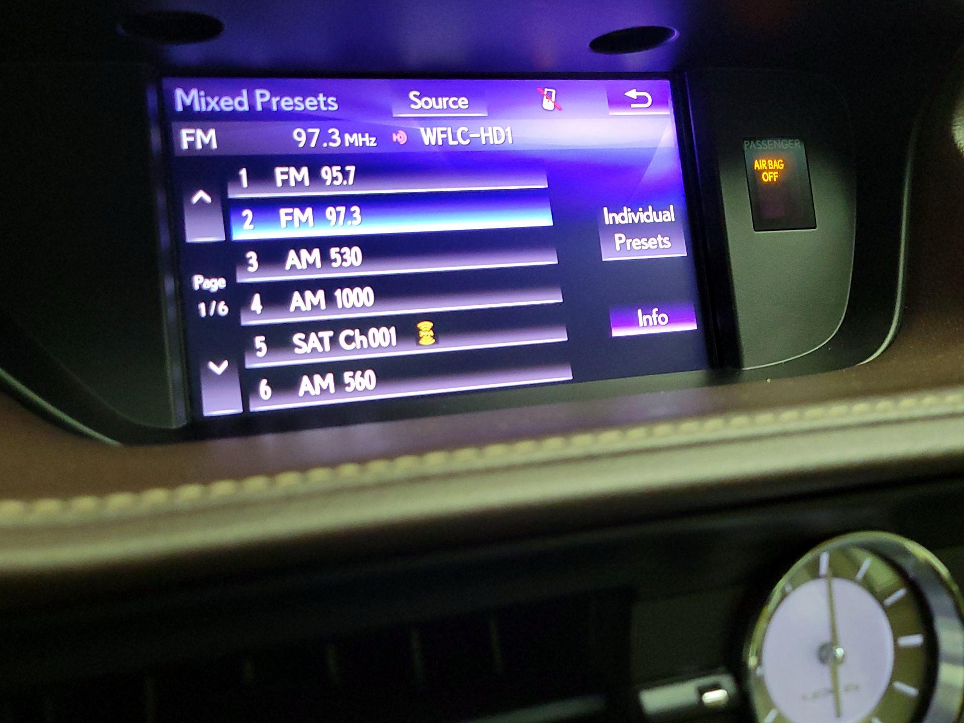 Thumbnail: 2018 Lexus ES - 16