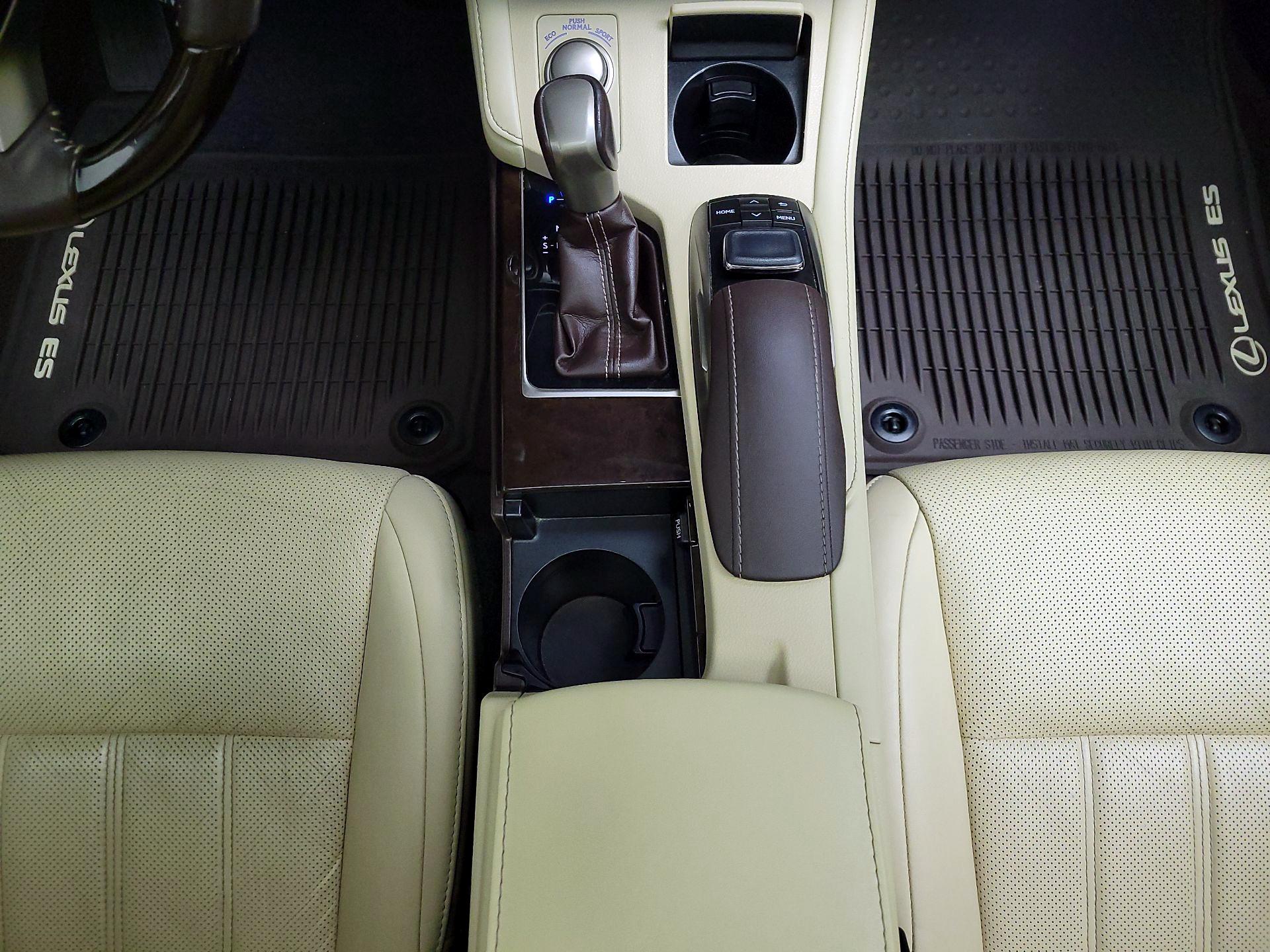 Thumbnail: 2018 Lexus ES - 18