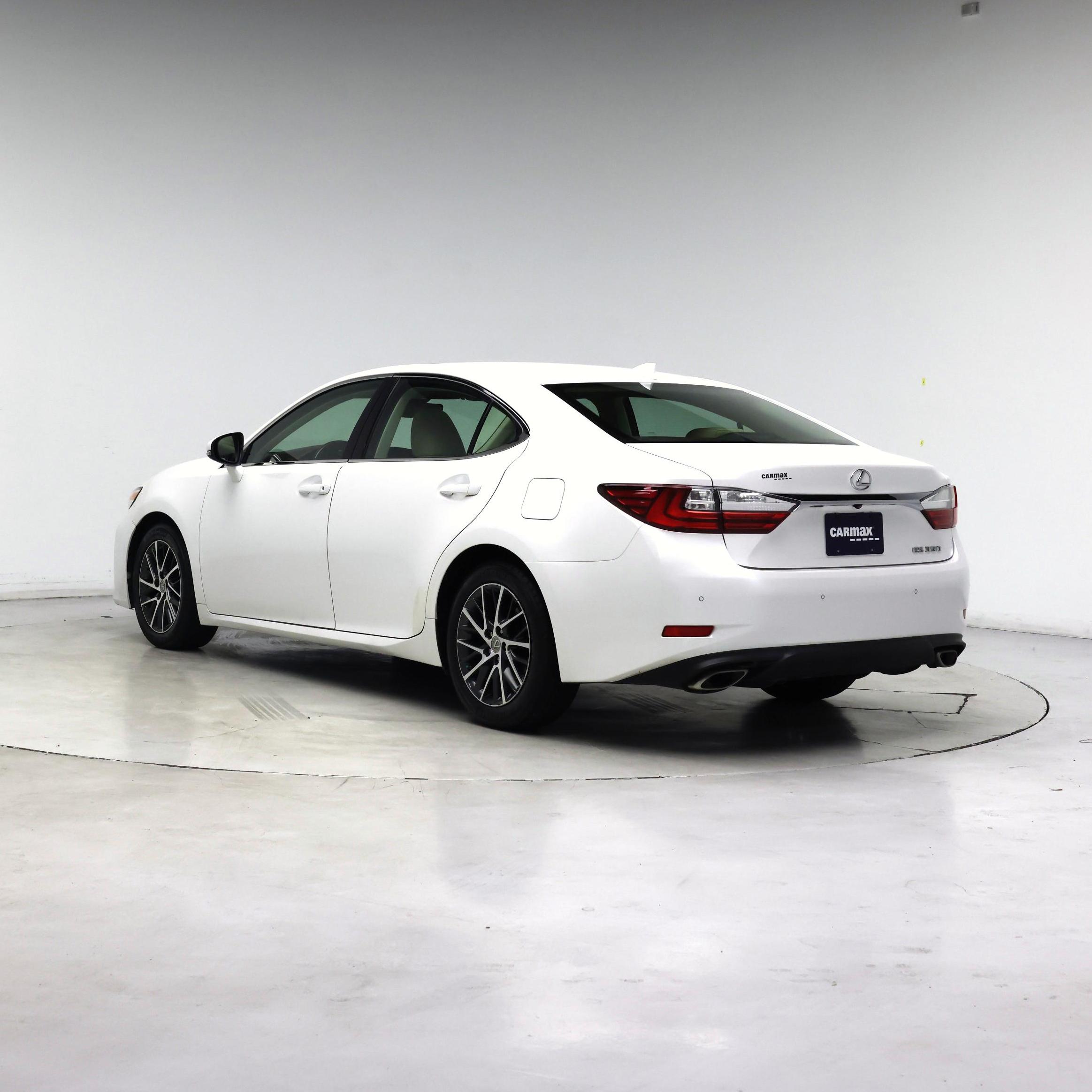 Thumbnail: 2018 Lexus ES - 2