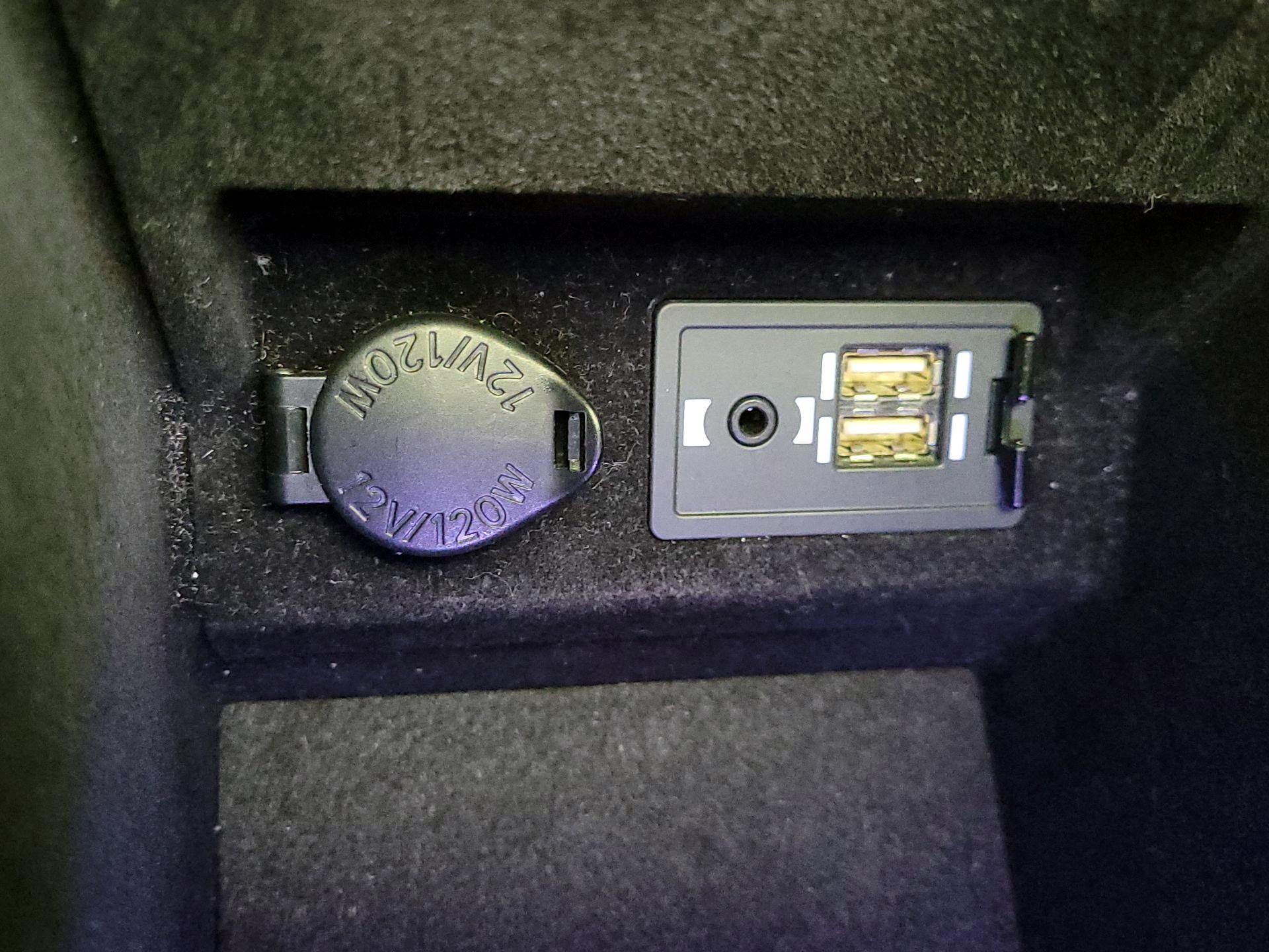 Thumbnail: 2018 Lexus ES - 19